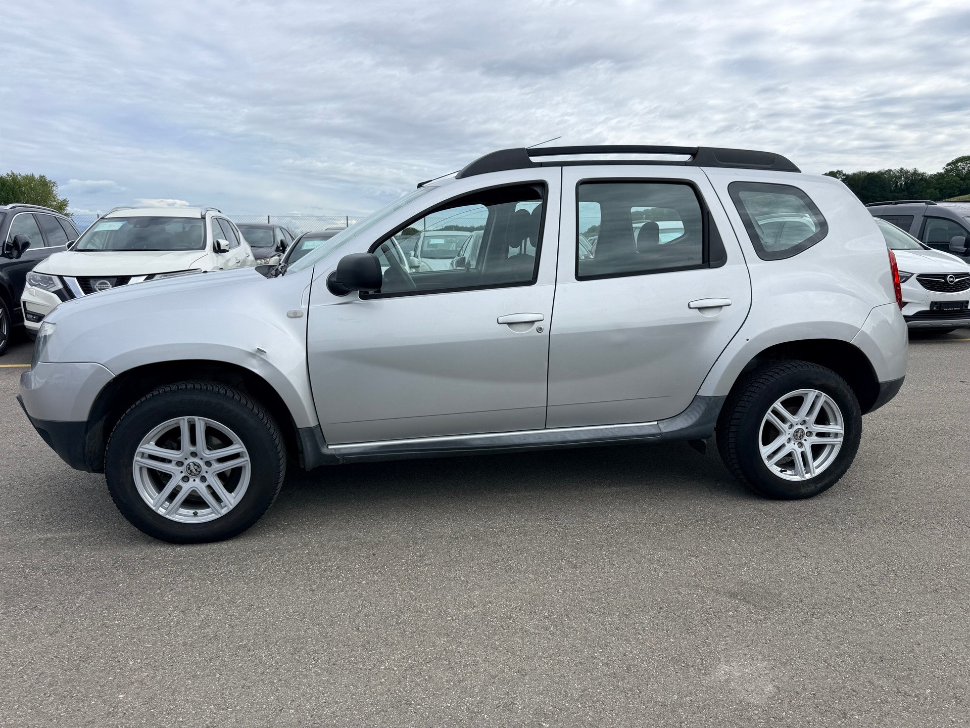 DACIA Duster 1.6 Lauréate 4x4-image-1
