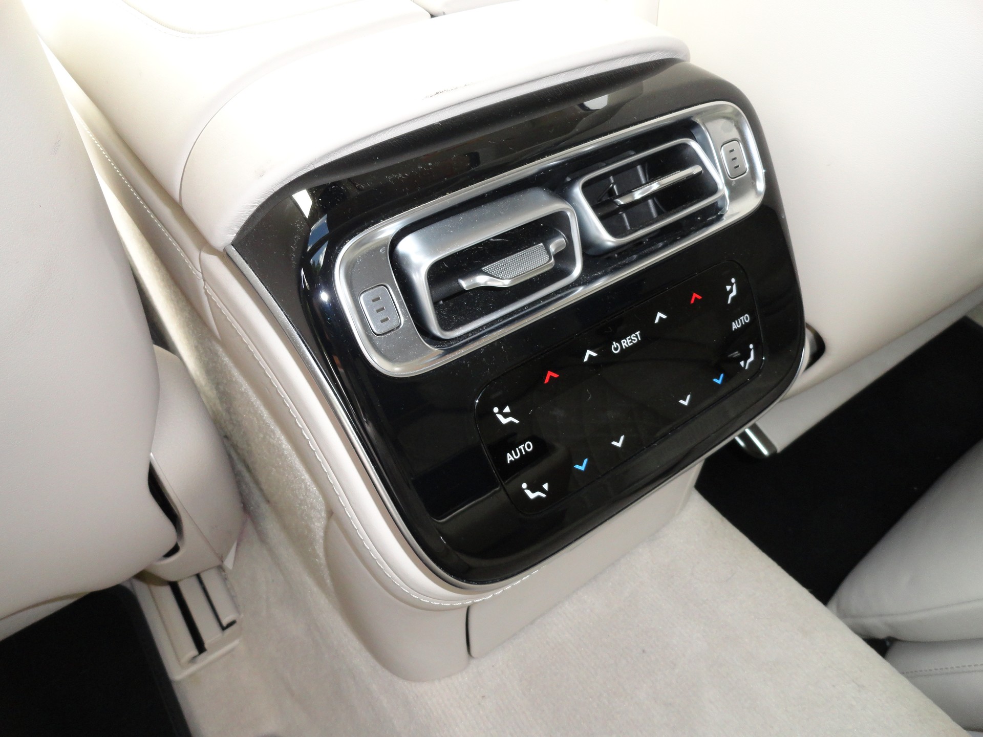 MERCEDES-BENZ S 500 L 4Matic AMG Line 9G-Tronic-image-13