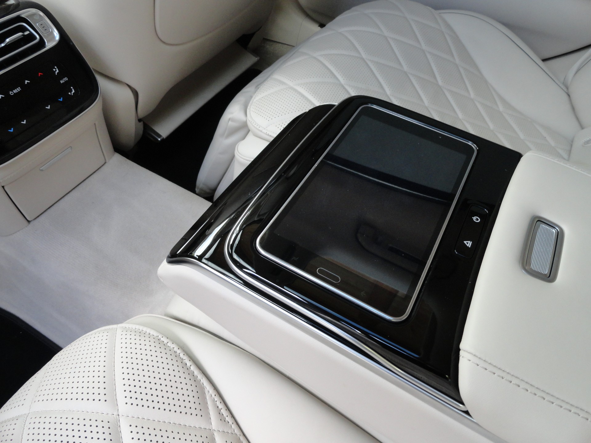 MERCEDES-BENZ S 500 L 4Matic AMG Line 9G-Tronic-image-12