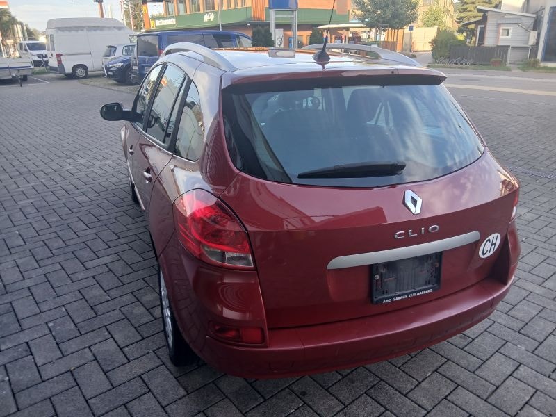 RENAULT Clio Grandtour 1.6 16V 20th Edition Automatic-image-2
