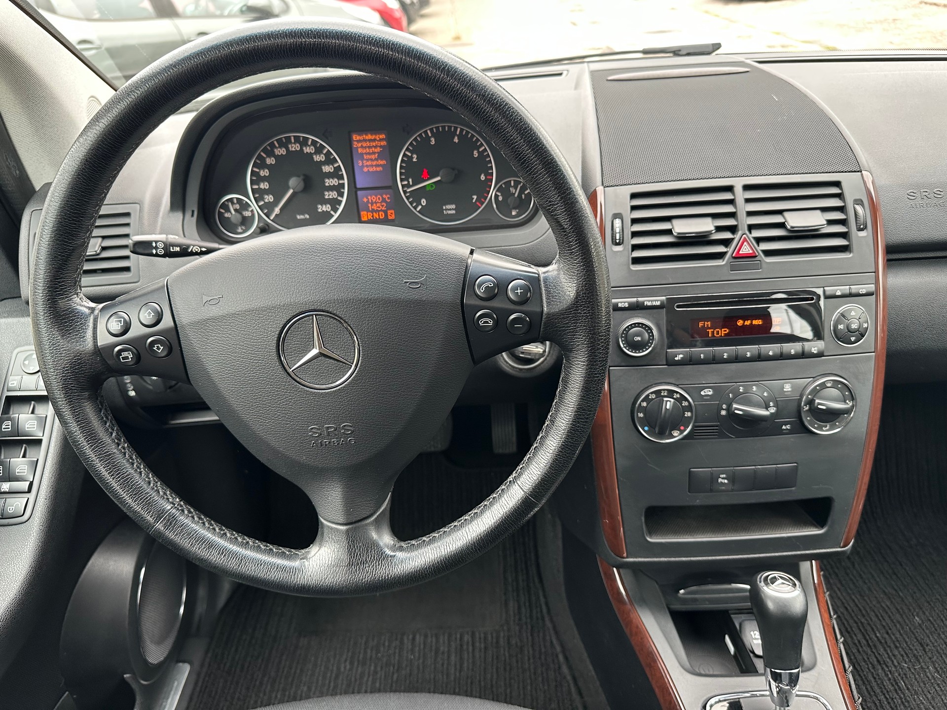 MERCEDES-BENZ A 170 Elégance *Automat*-image-10