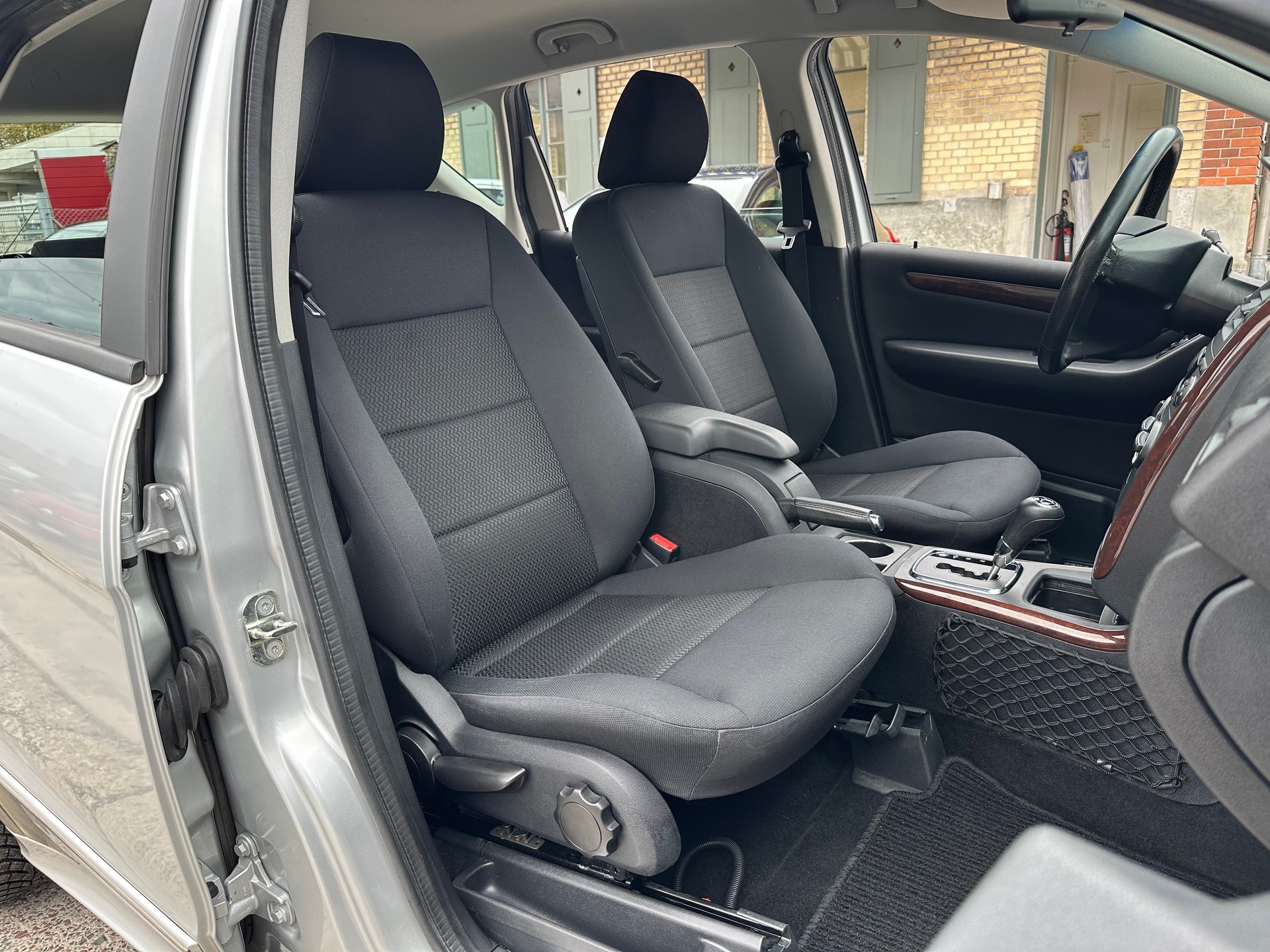 MERCEDES-BENZ A 170 Elégance *Automat*-image-13