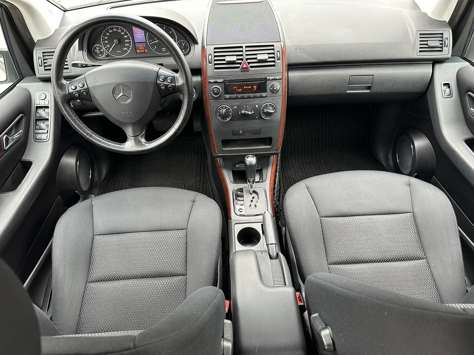 MERCEDES-BENZ A 170 Elégance *Automat*-image-8