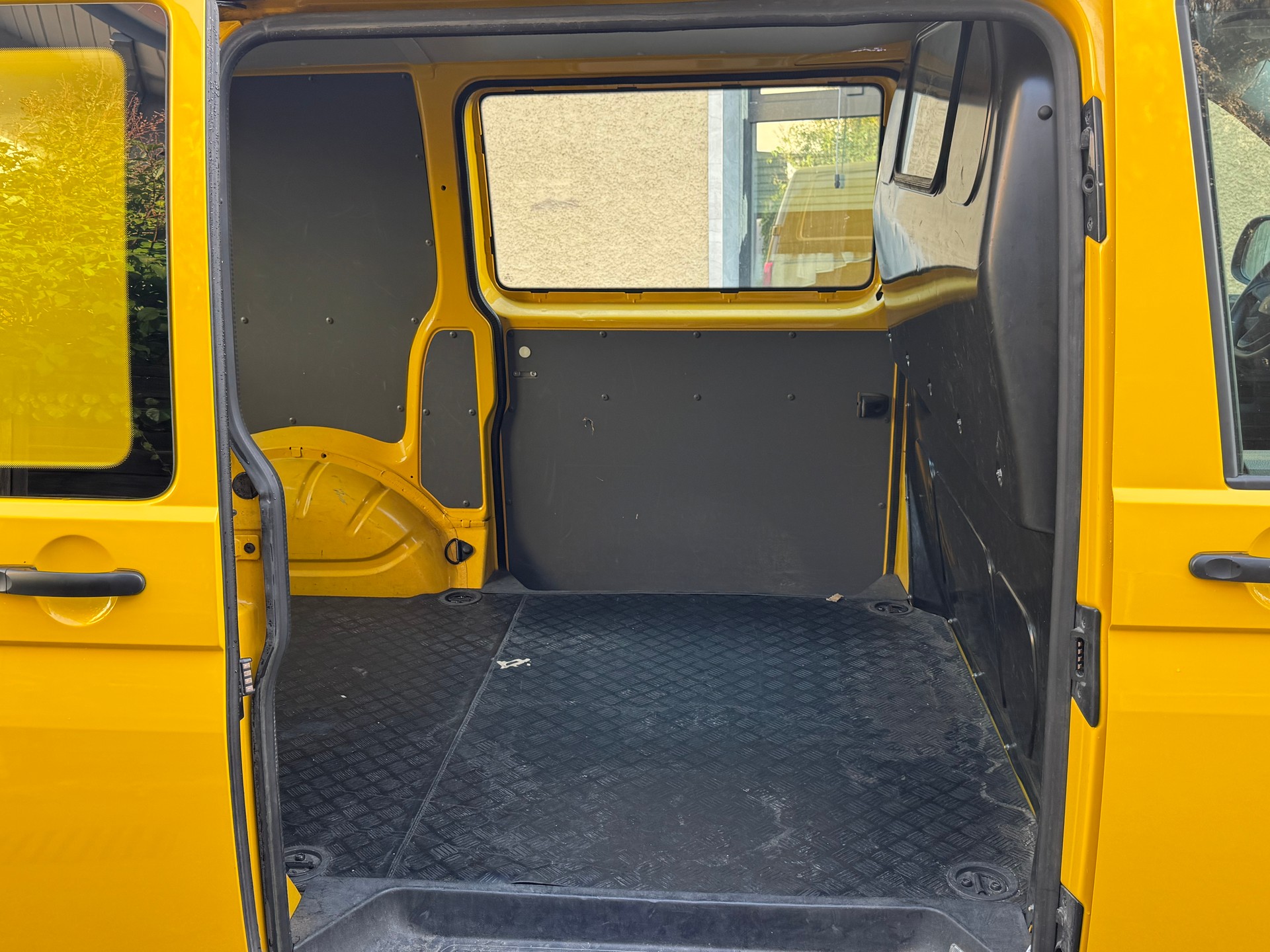 VW T6.1 2.0 TDI-image-6