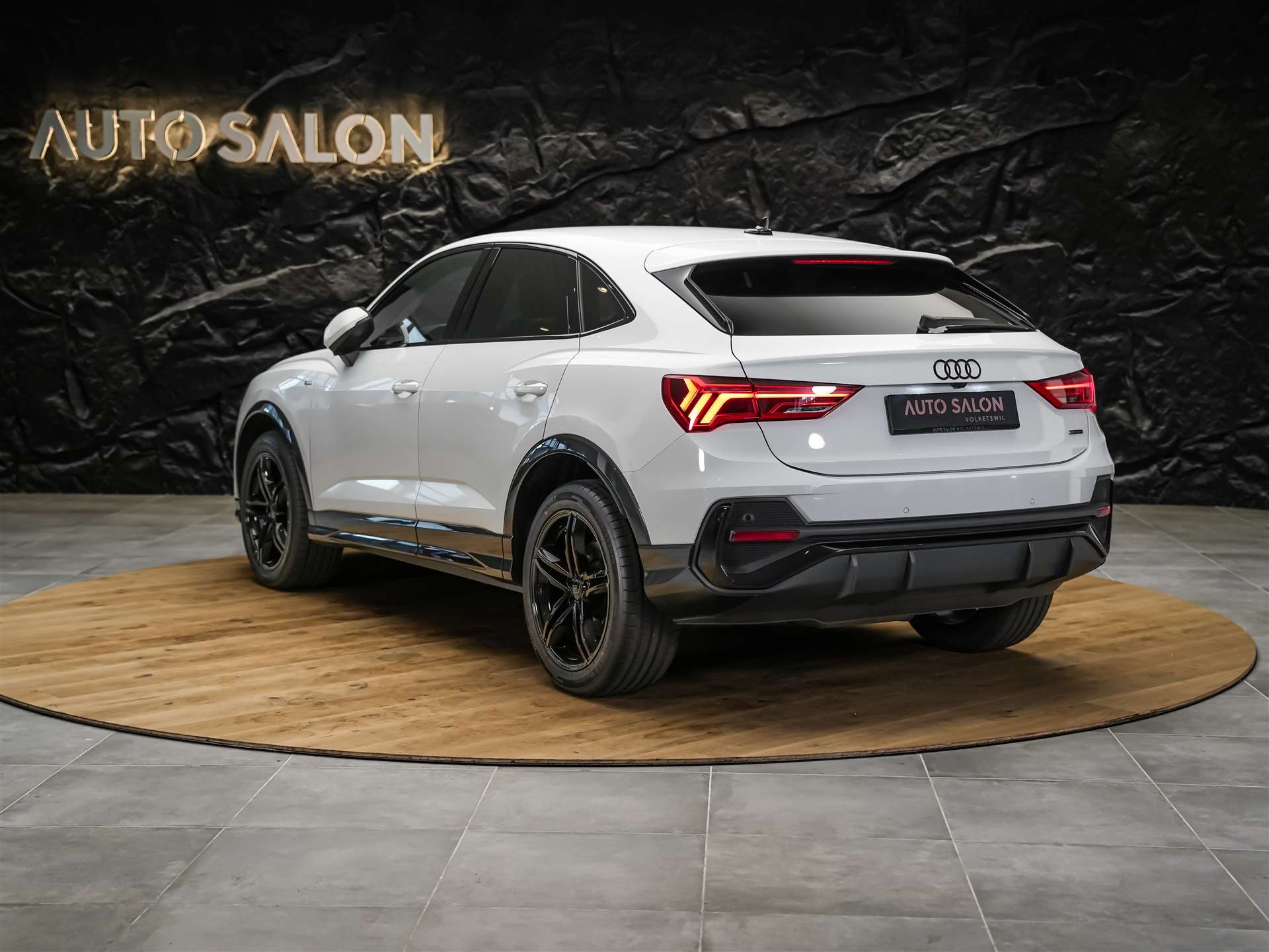 AUDI Q3 Sportback 40 TDI S line quattro S-tronic *Assistenten*Sonos*Memory*-image-2