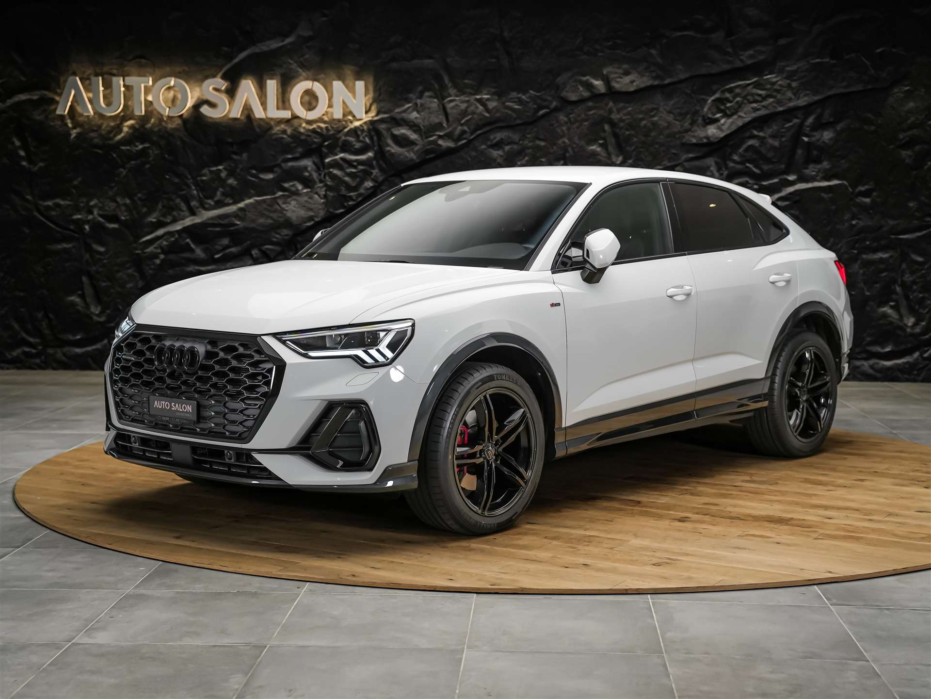 AUDI Q3 Sportback 40 TDI S line quattro S-tronic *Assistenten*Sonos*Memory*-image-0