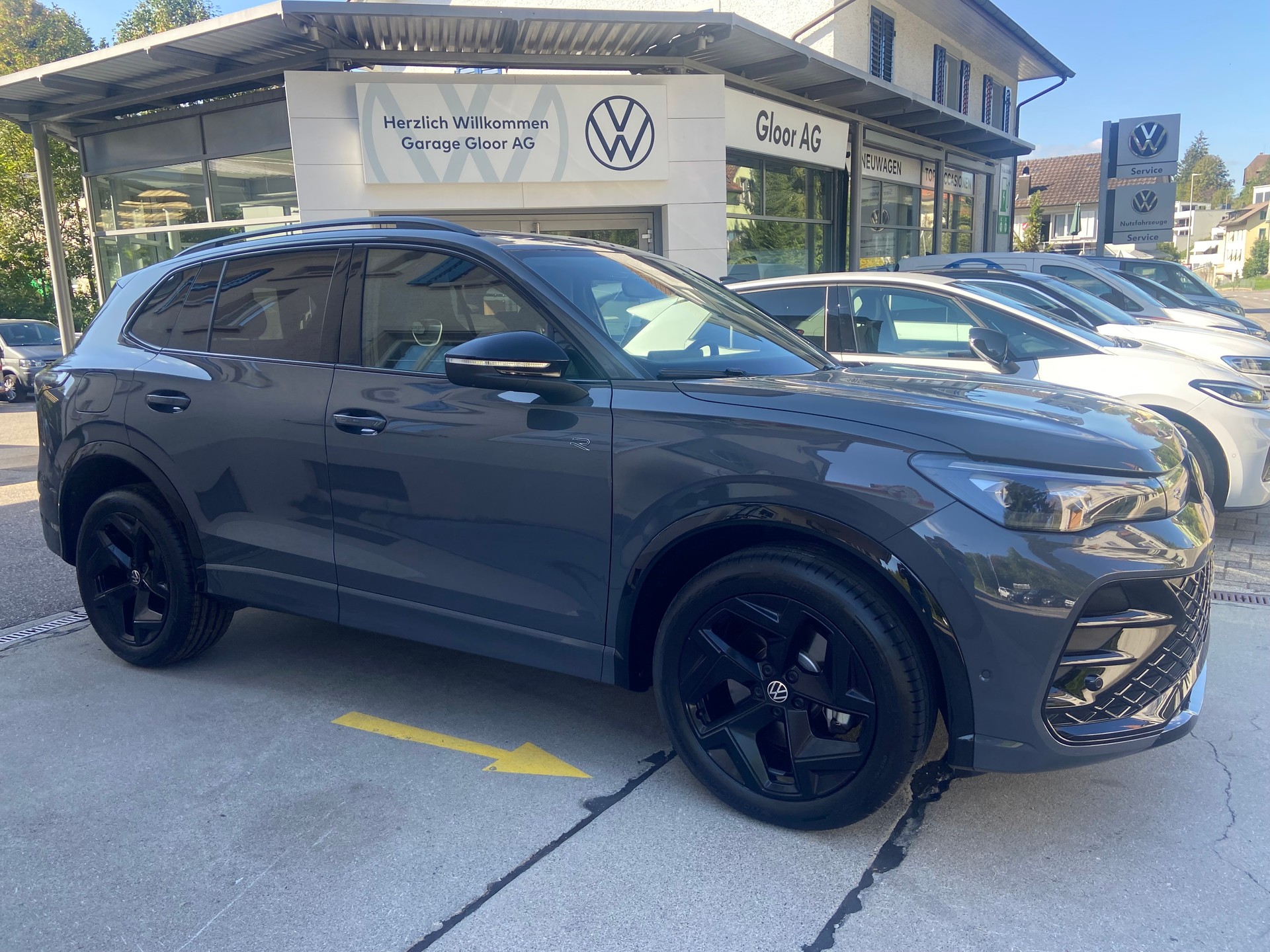 VW Tiguan 2.0 TSI DSG R-Line 4Motion-image-0