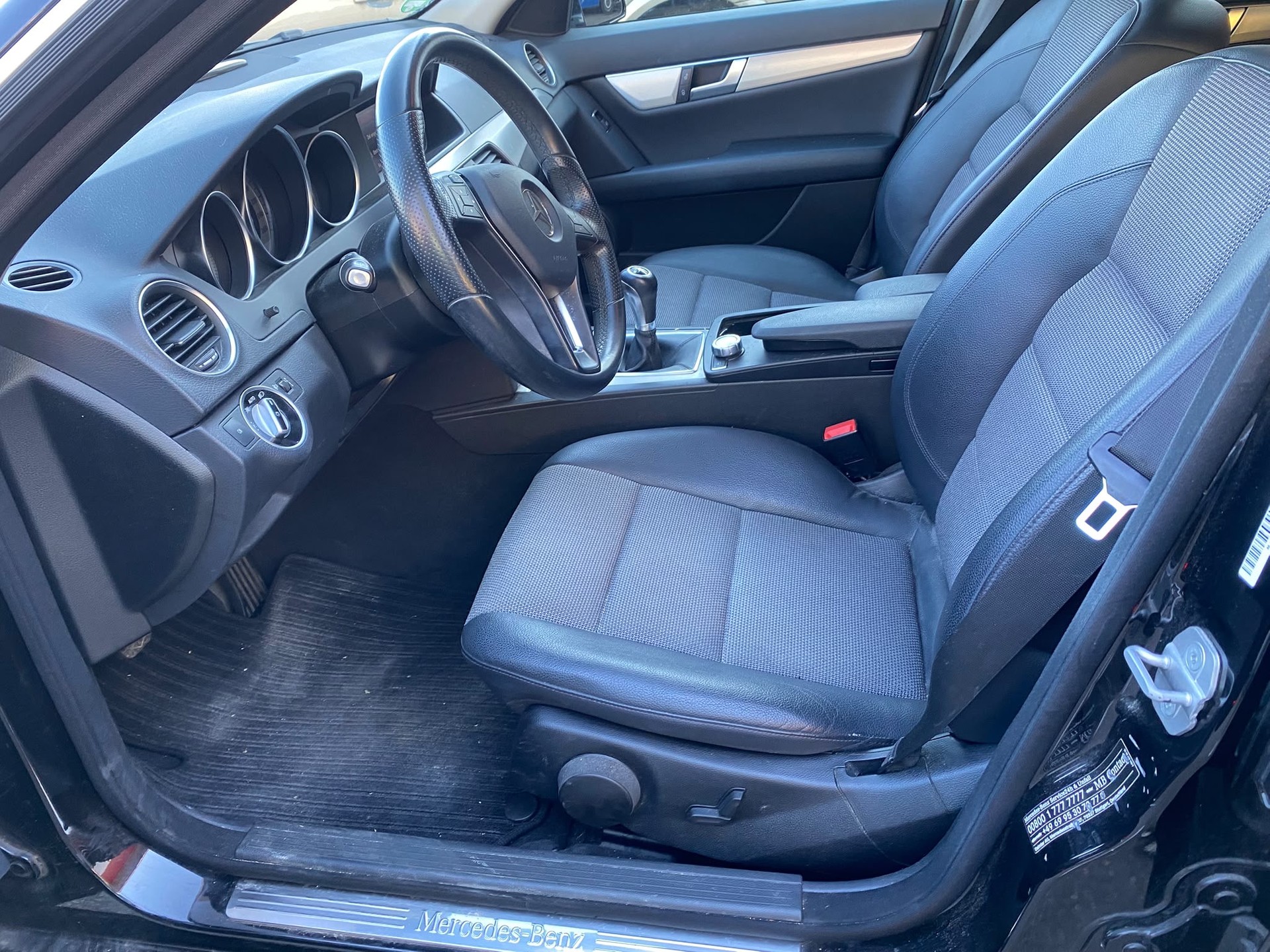 MERCEDES-BENZ C180-image-5