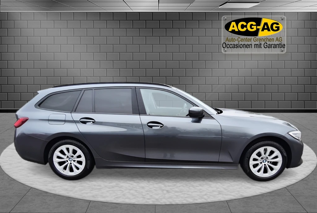 BMW 320d xDrive 48V Touring Steptronic ** Voll-Leder ** Gr-Navi ** RF-Kamera ** Sitzheizung ** Frisch Ab MFK & Service **-image-5