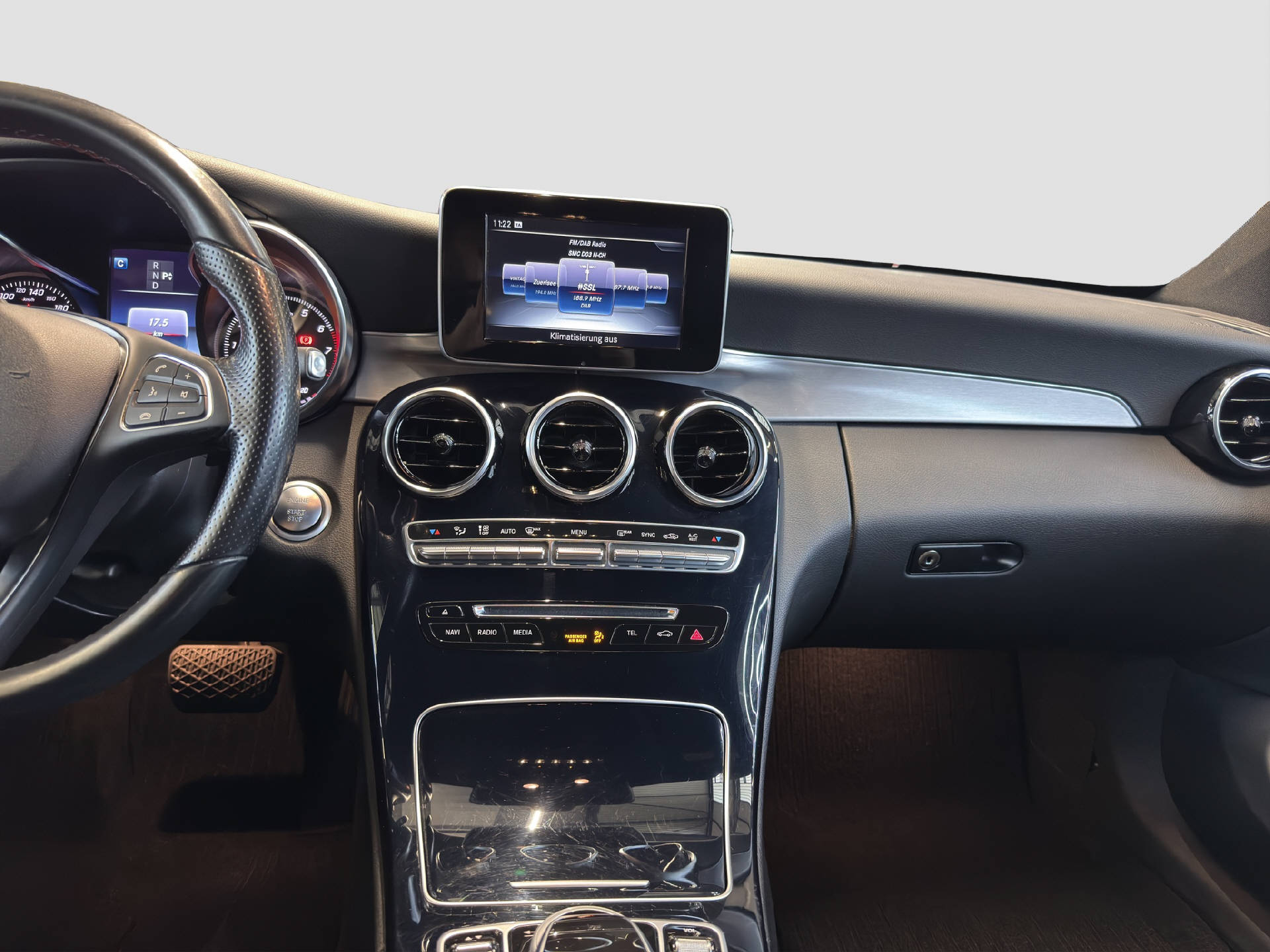 MERCEDES-BENZ C 250 Coupé-image-9