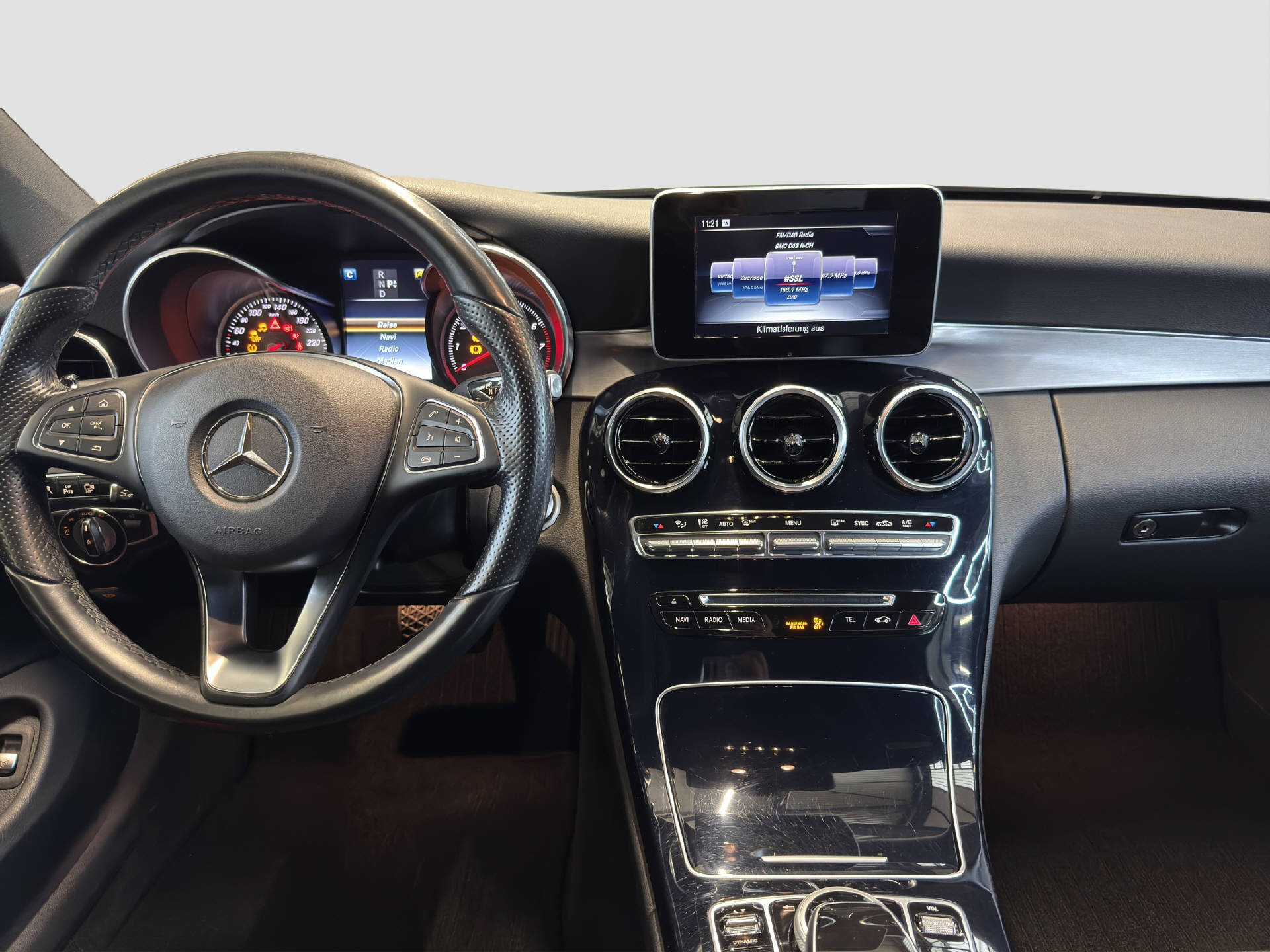 MERCEDES-BENZ C 250 Coupé-image-7
