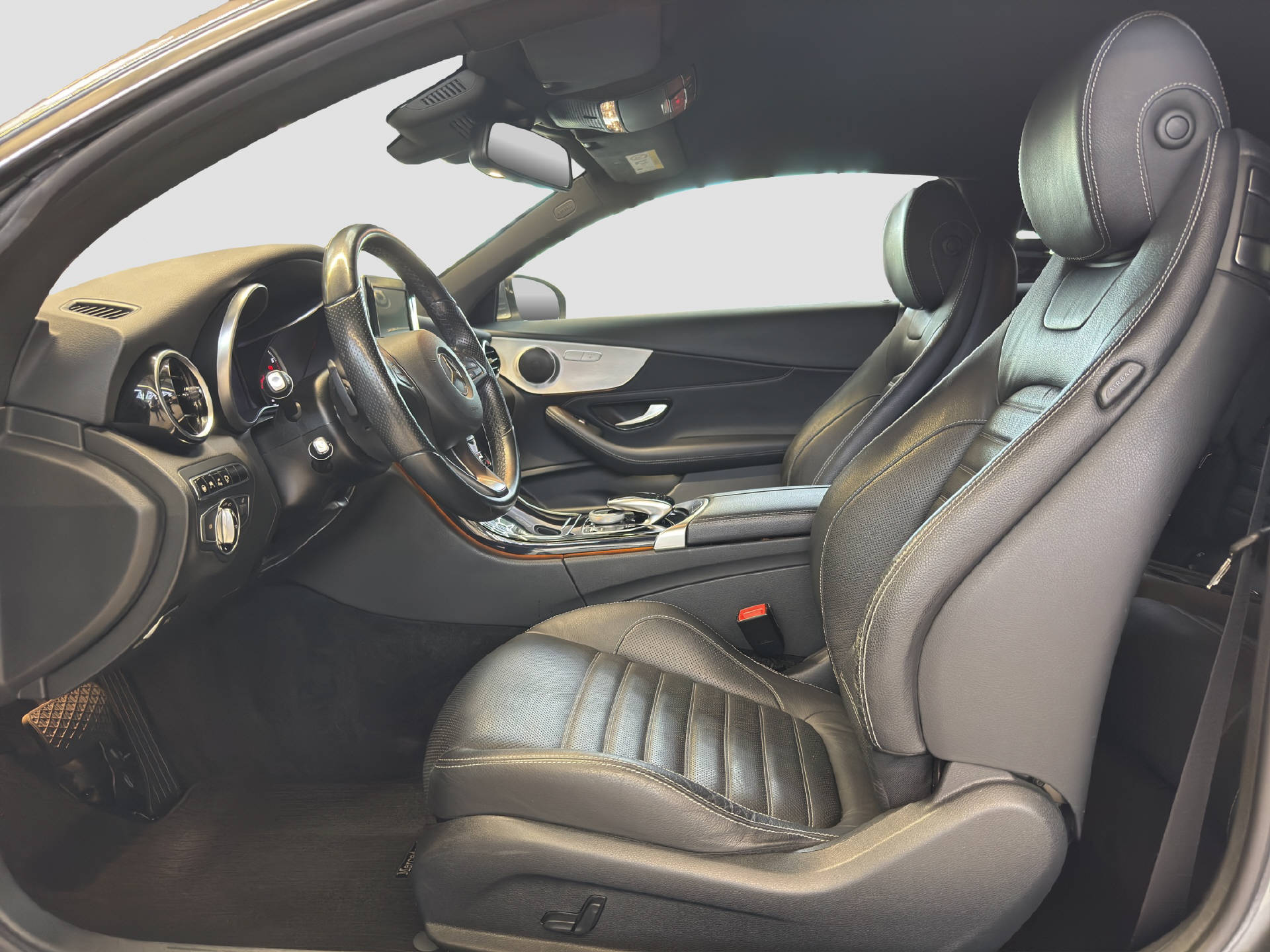 MERCEDES-BENZ C 250 Coupé-image-6