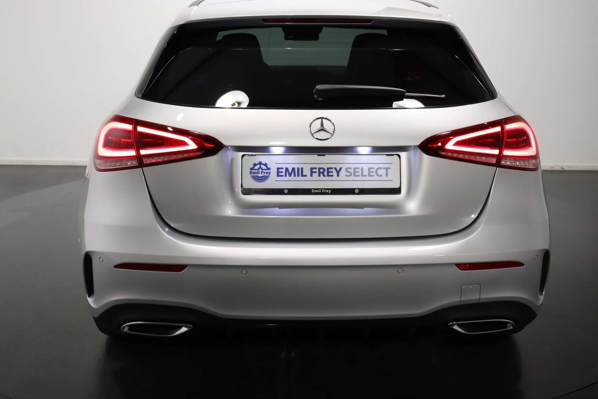 MERCEDES-BENZ A 250 e AMG Line-image-3