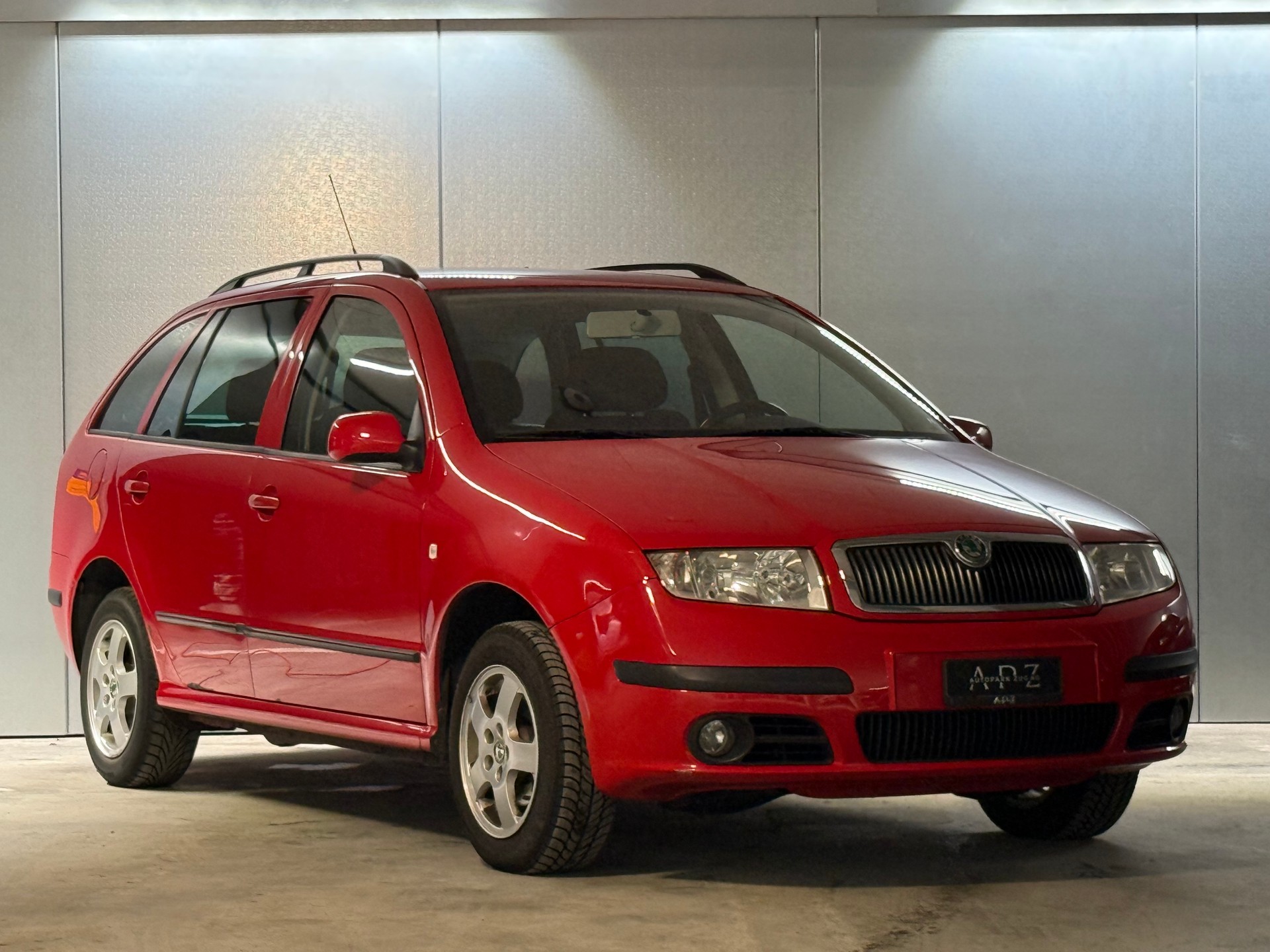 SKODA Fabia 1.4 16V Swiss Olympic-image-2