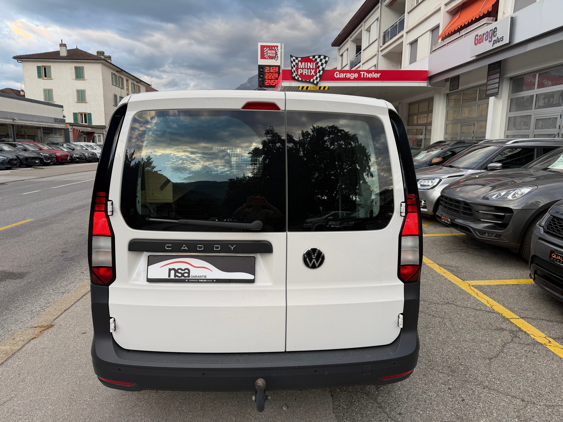 VW Caddy Cargo 2.0TDI Entry-image-9