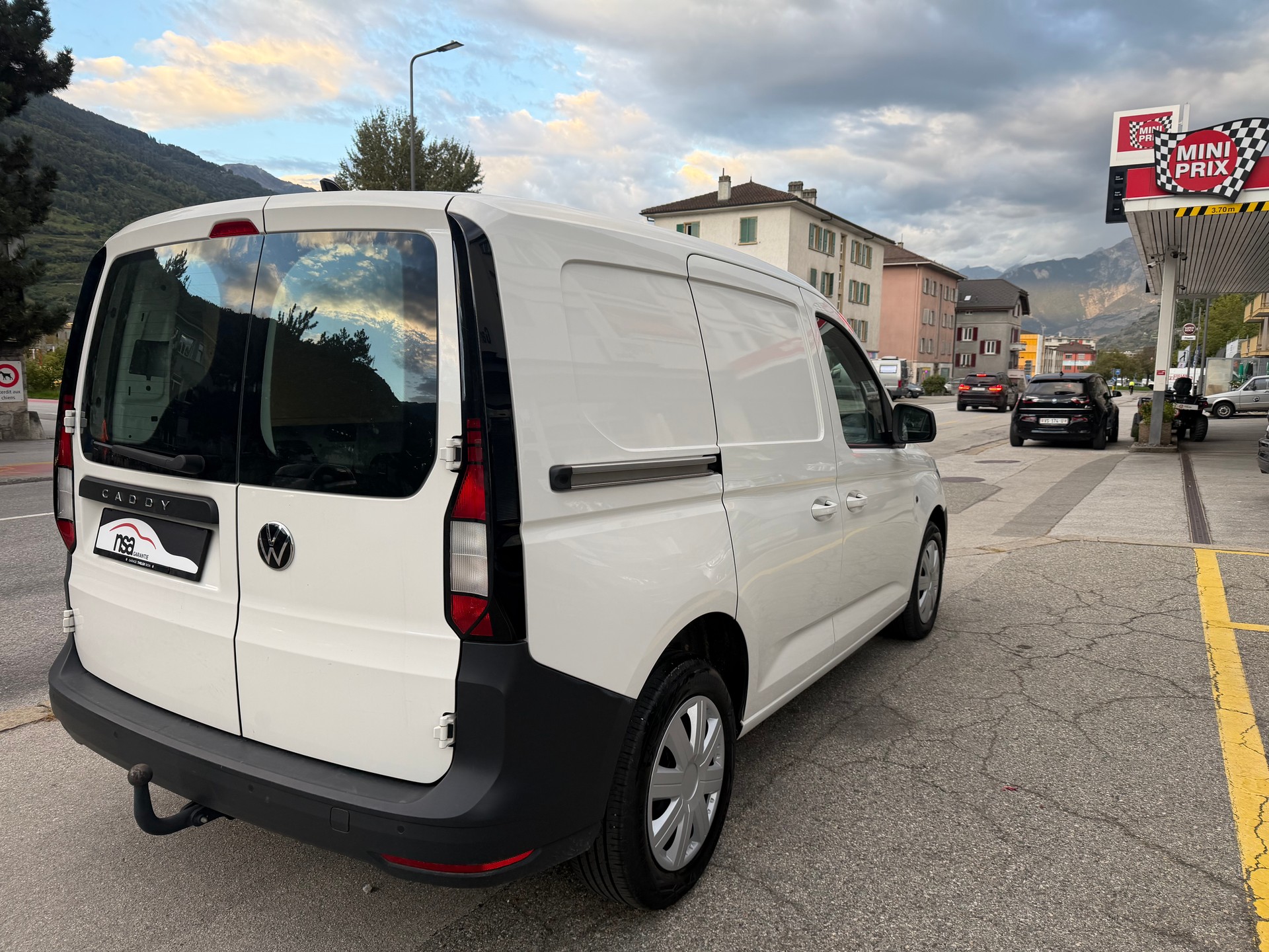 VW Caddy Cargo 2.0TDI Entry-image-3
