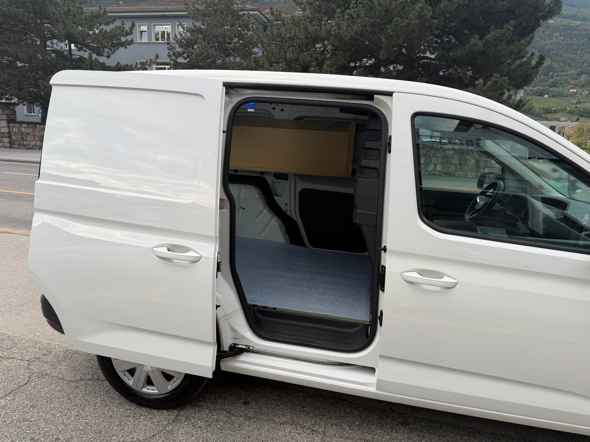 VW Caddy Cargo 2.0TDI Entry-image-8