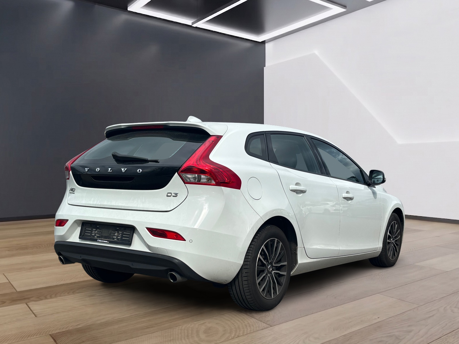 VOLVO V40 D3 Momentum Geartronic-image-3