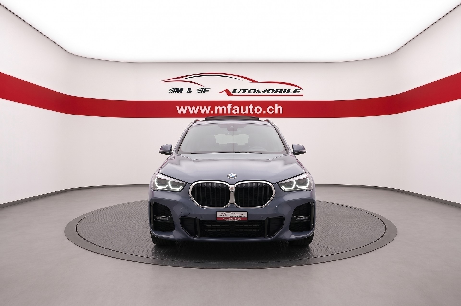 BMW X1 20d xDrive SAG * CH FAHRZEUG *-image-1
