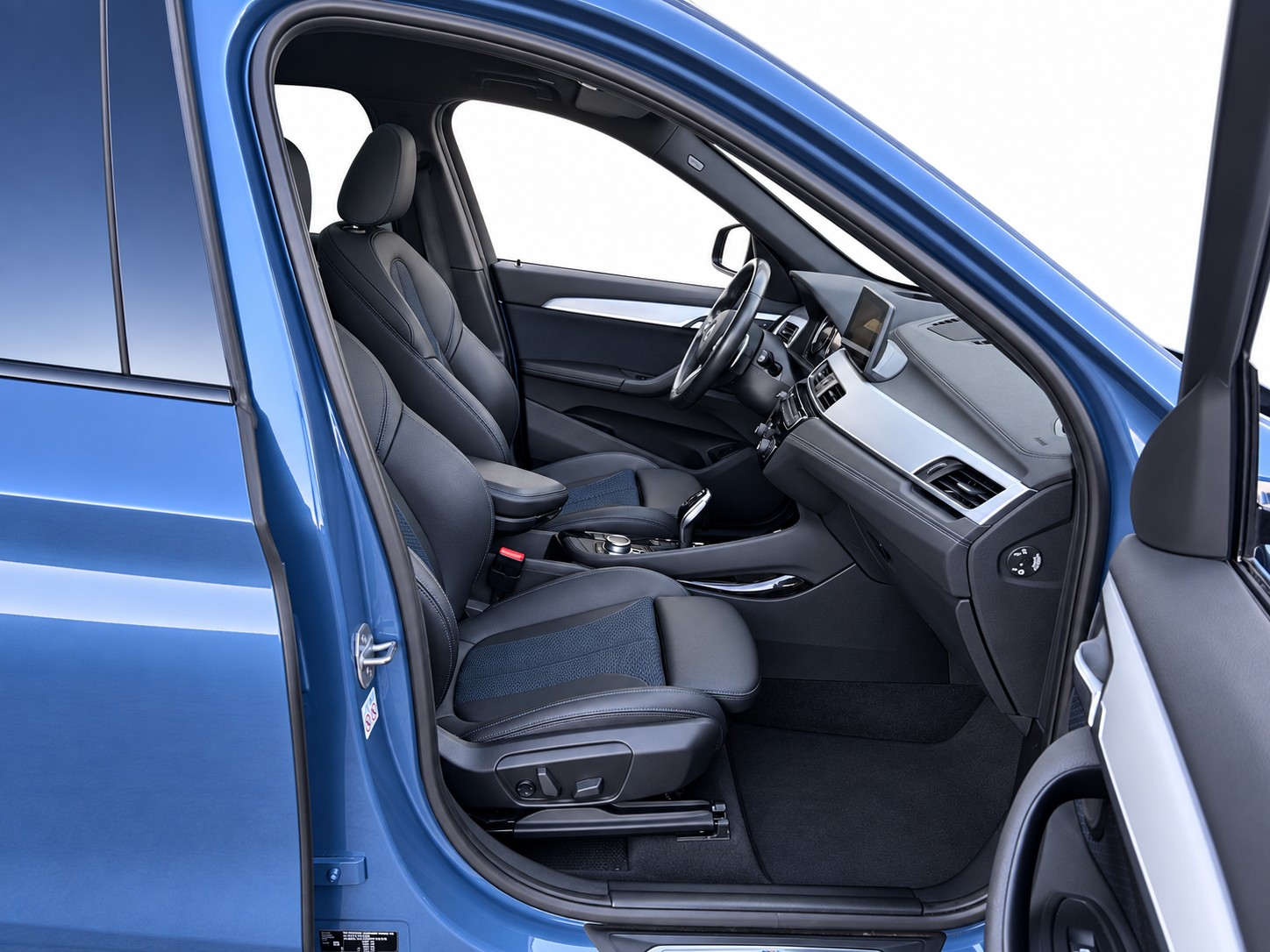 BMW X1 20d xDrive SAG * CH FAHRZEUG *-image-15