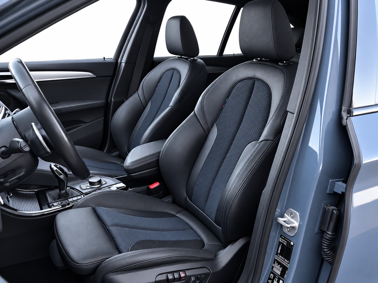 BMW X1 20d xDrive SAG * CH FAHRZEUG *-image-6