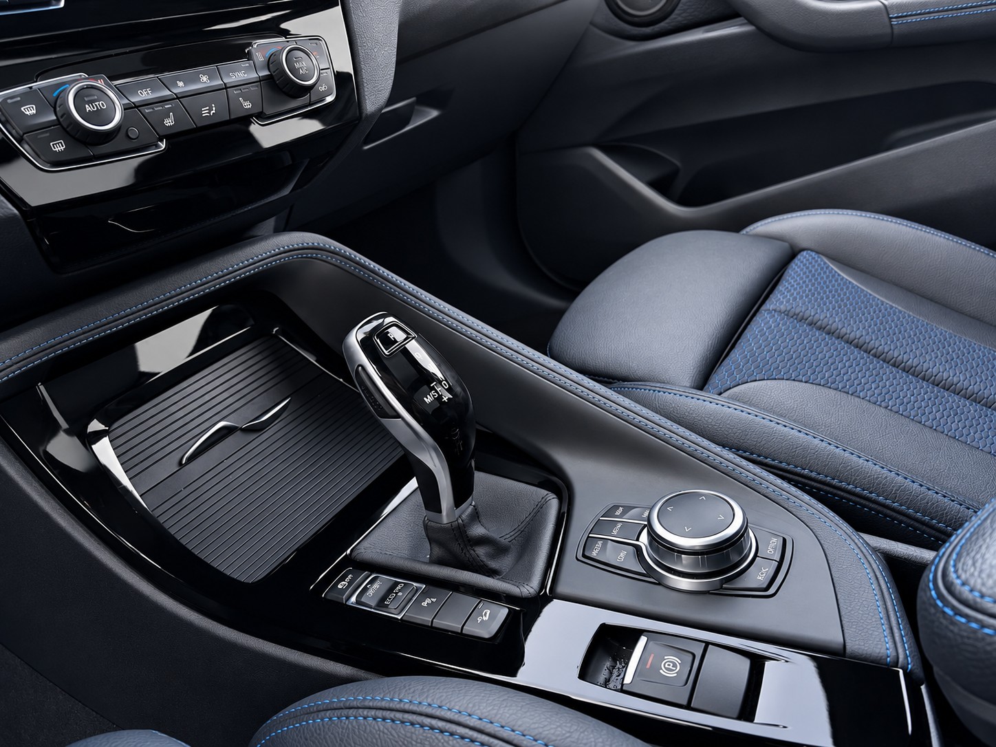 BMW X1 20d xDrive SAG * CH FAHRZEUG *-image-24