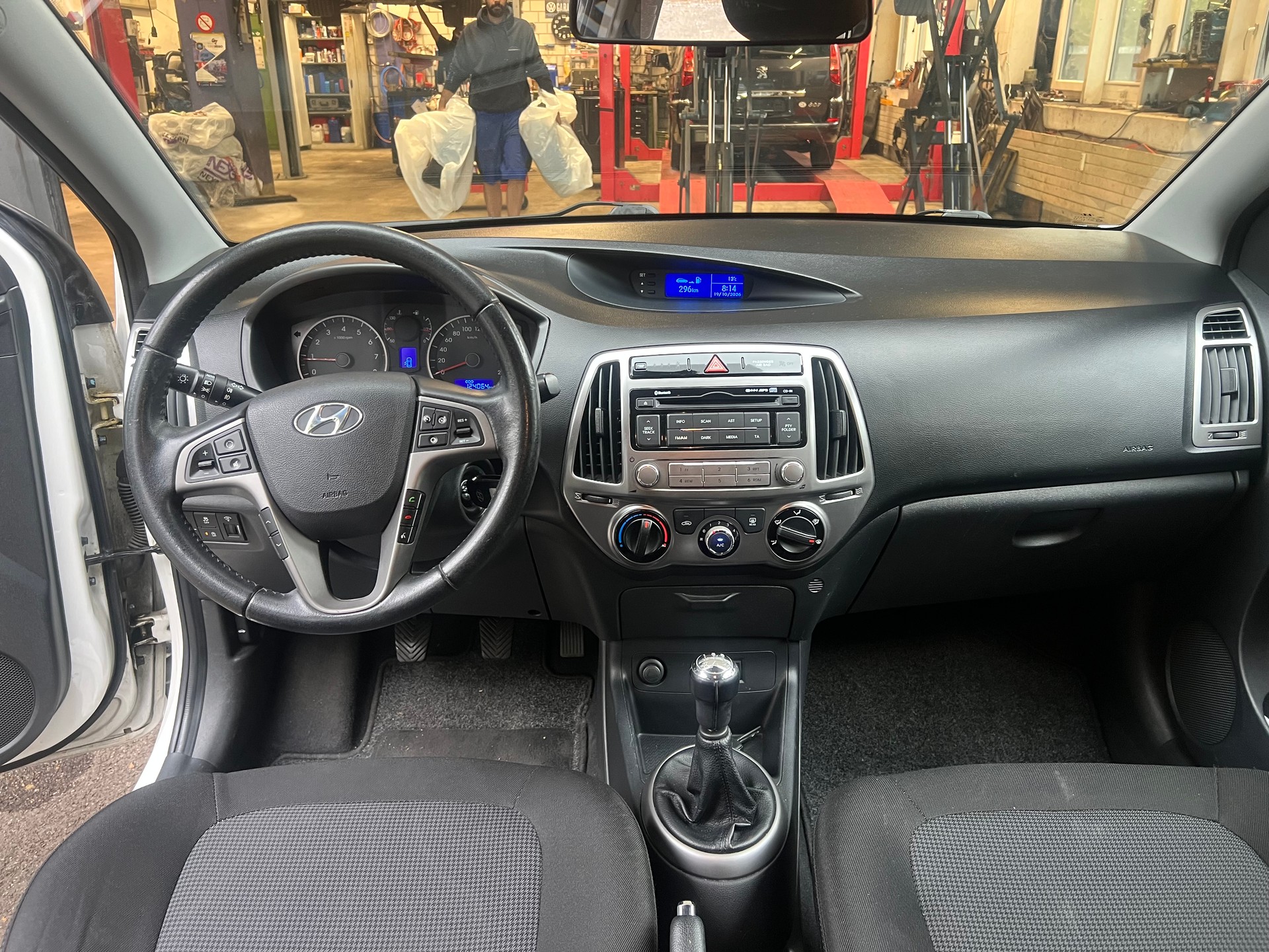 HYUNDAI i20 1.2 Comfort-image-9