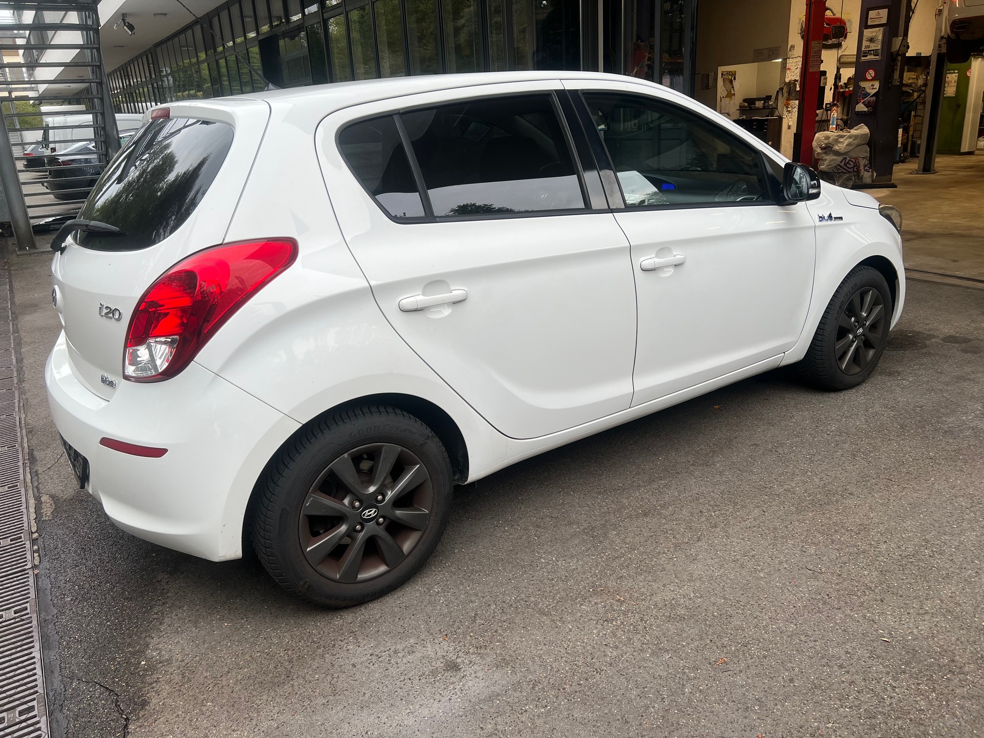 HYUNDAI i20 1.2 Comfort-image-3