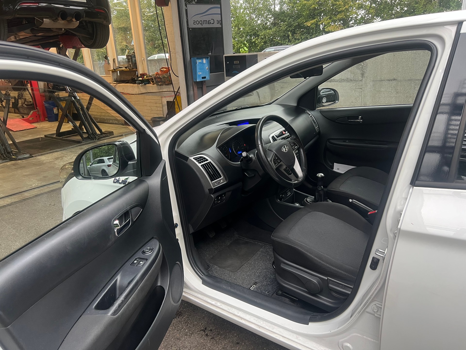 HYUNDAI i20 1.2 Comfort-image-7