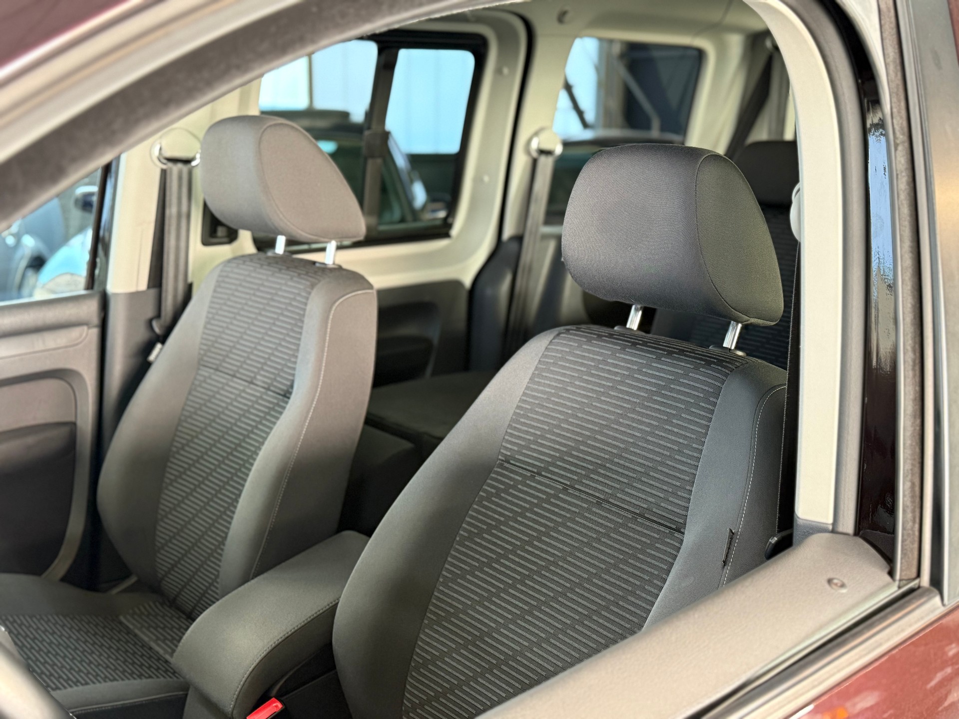 VW Caddy 1.6 TDI BMT Highline DSG *7 Plätzer!* *Sparsam* *ab 260.-/Monat*-image-11
