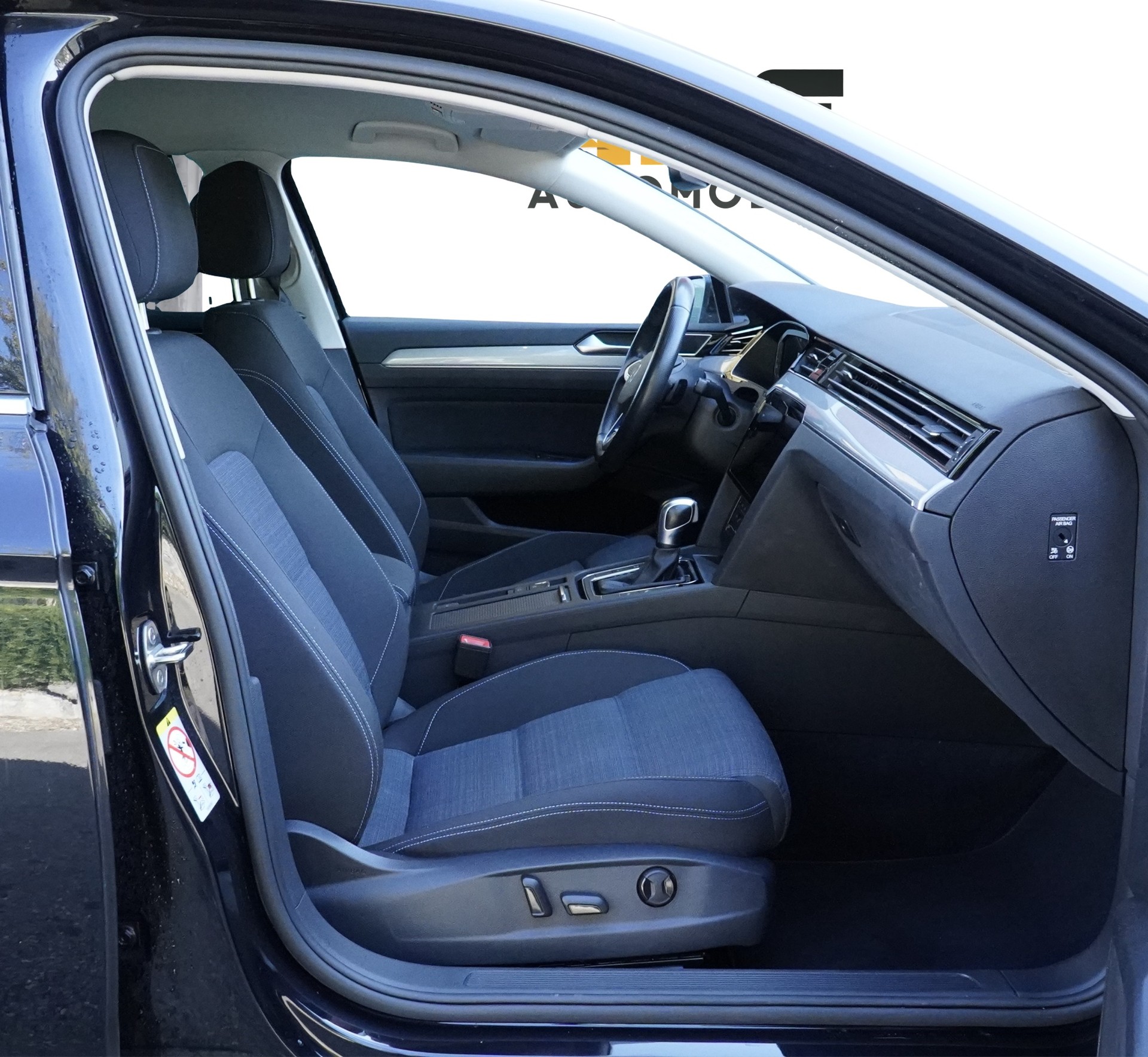 VW Passat Variant 1.4 TSI GTE Hybrid DSG *CH Fahrzeug & AHK*-image-11