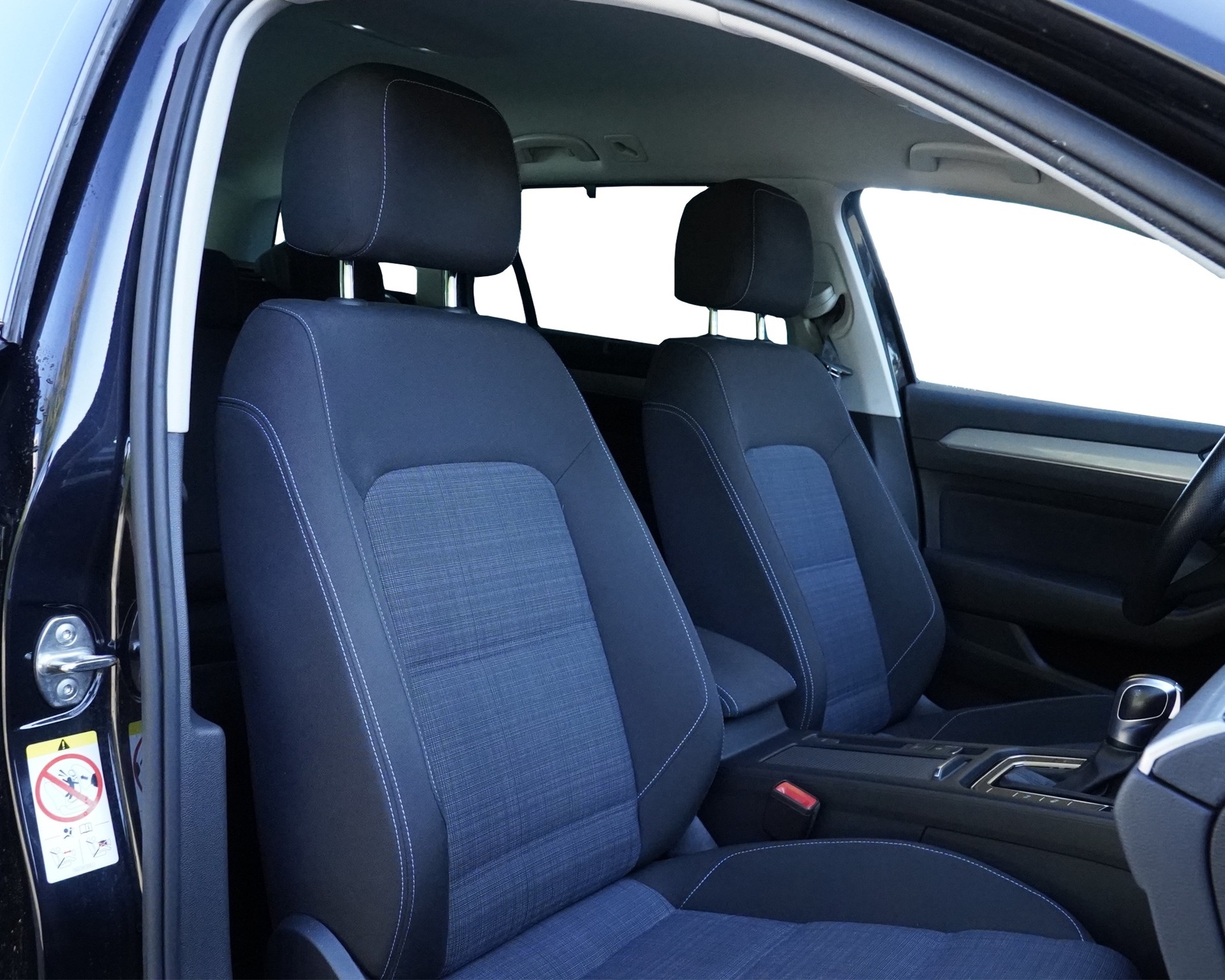 VW Passat Variant 1.4 TSI GTE Hybrid DSG *CH Fahrzeug & AHK*-image-14