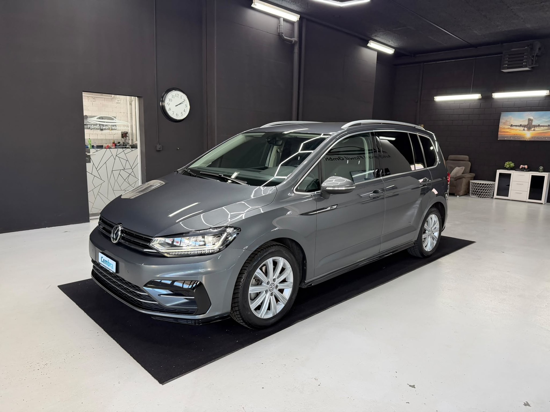 VW Touran 1.5 TSI EVO Highline DSG R Line-image-2
