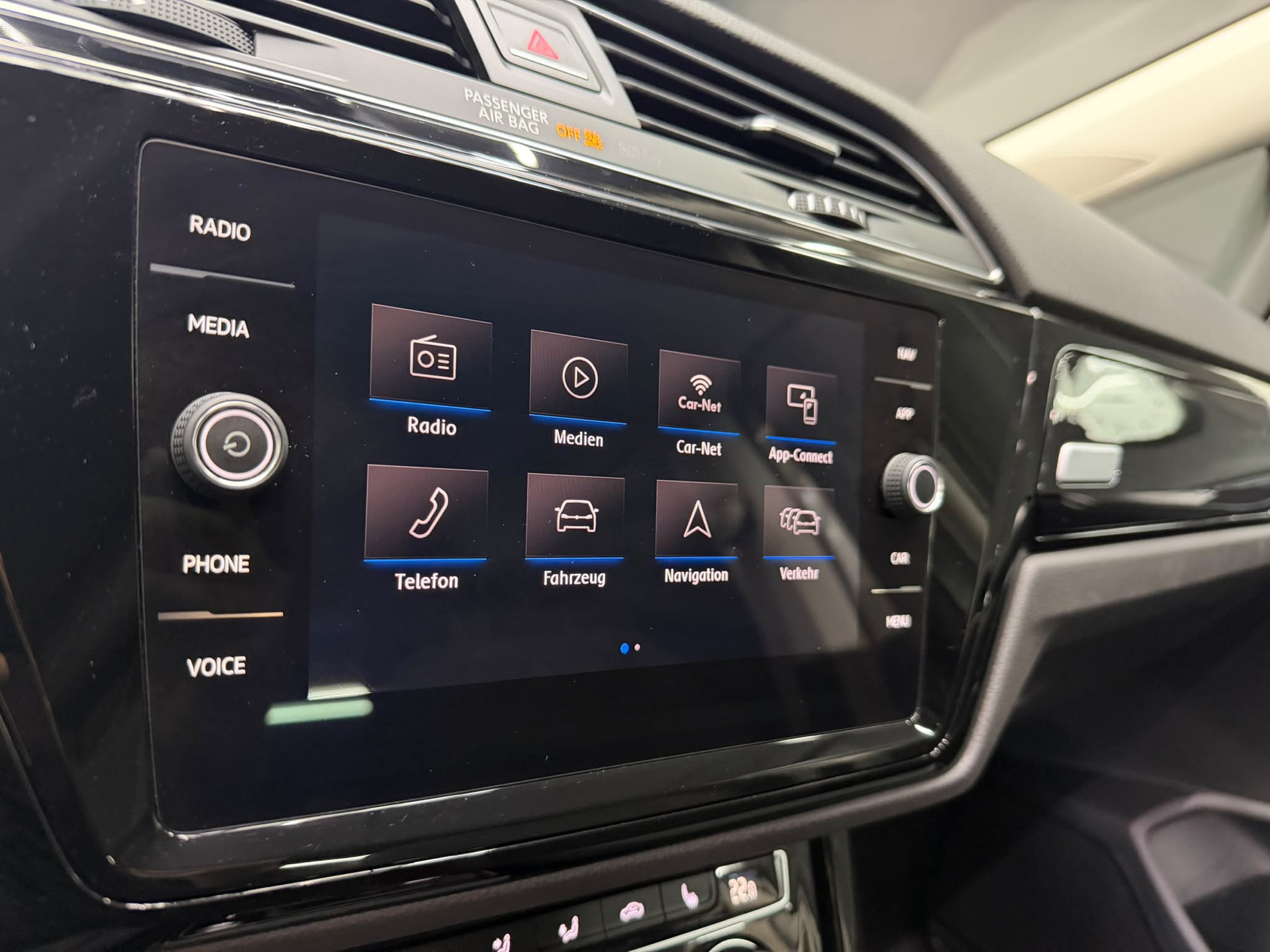 VW Touran 1.5 TSI EVO Highline DSG R Line-image-9
