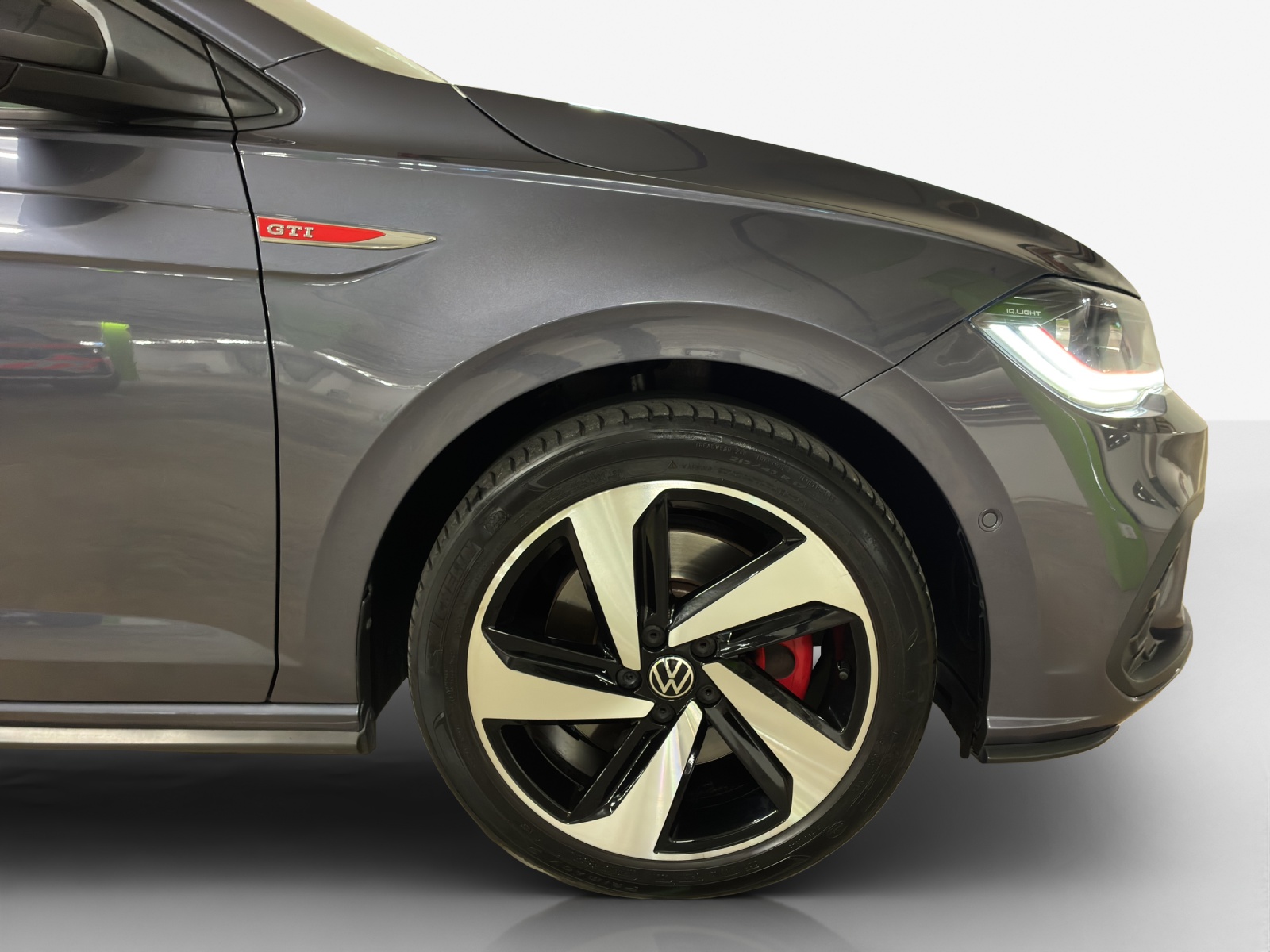 VW Polo 2.0 TSI GTI DSG-image-13