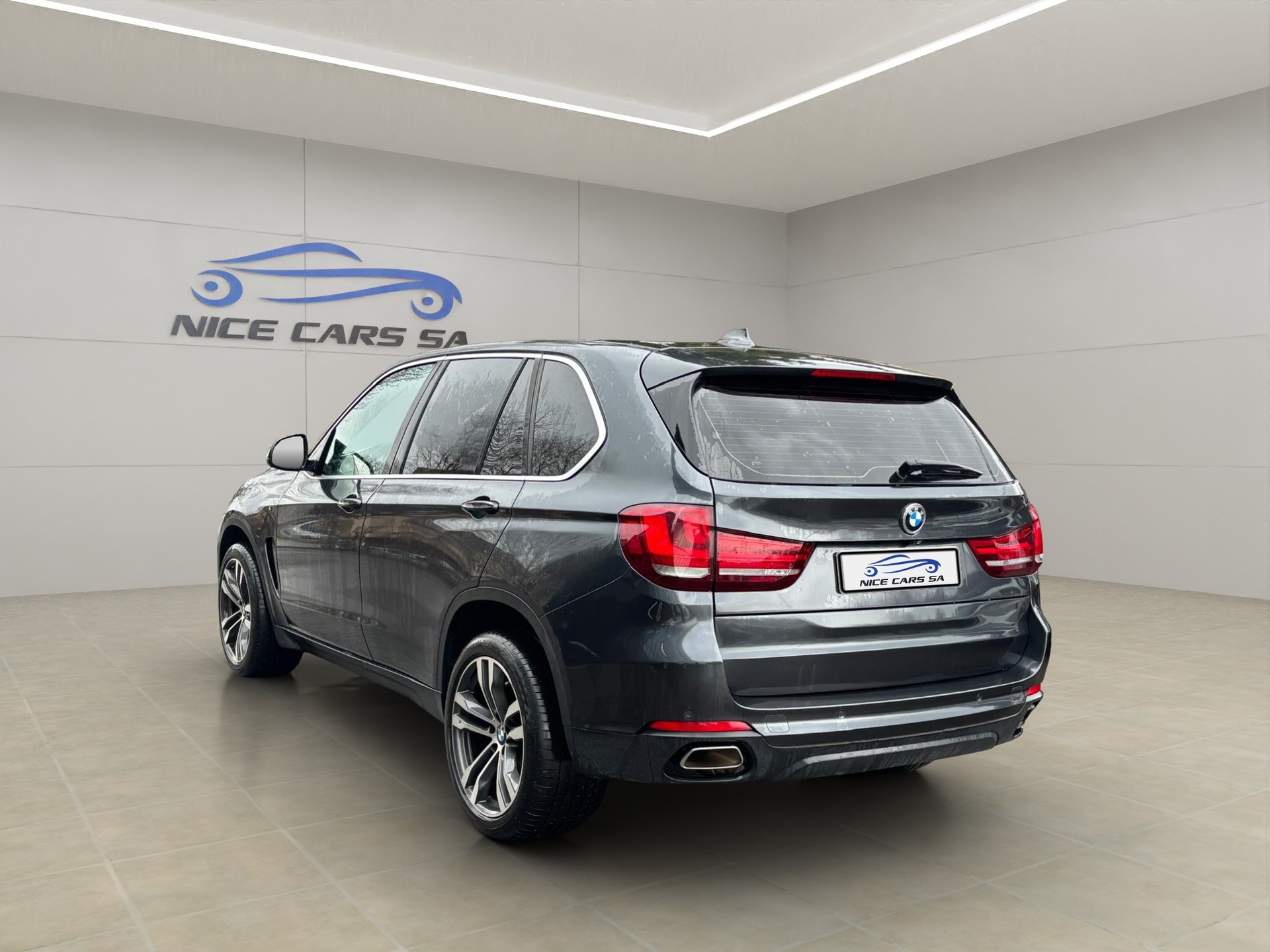 BMW X5 xDrive 40d Steptronic-image-3