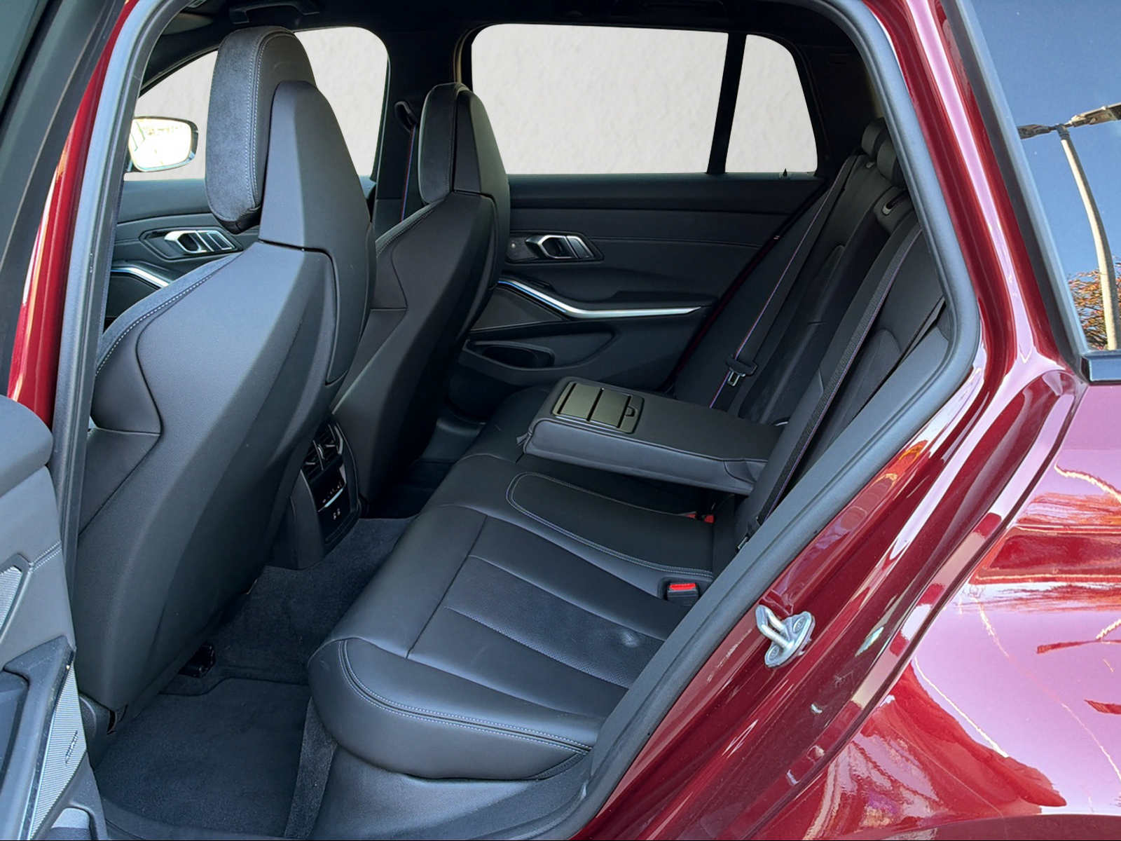 BMW M3 Touring xDrive Competition M-image-11