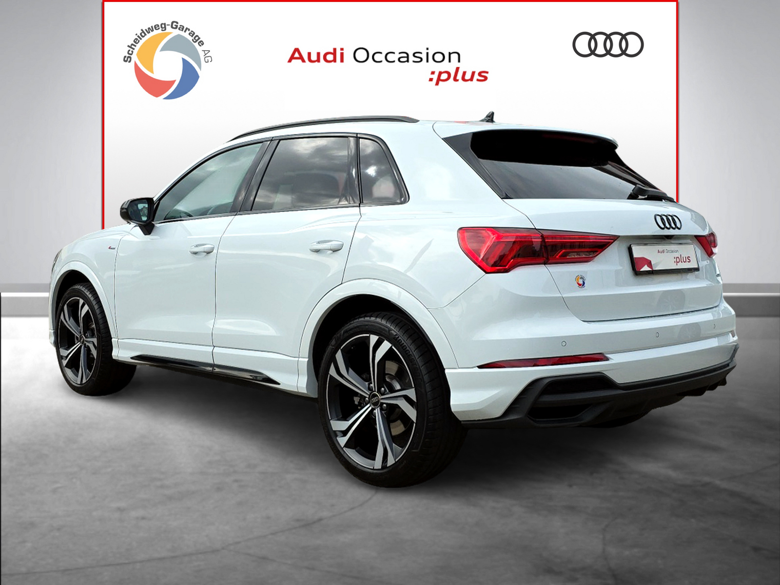 AUDI Q3 45 TFSI S line quattro S-tronic-image-12
