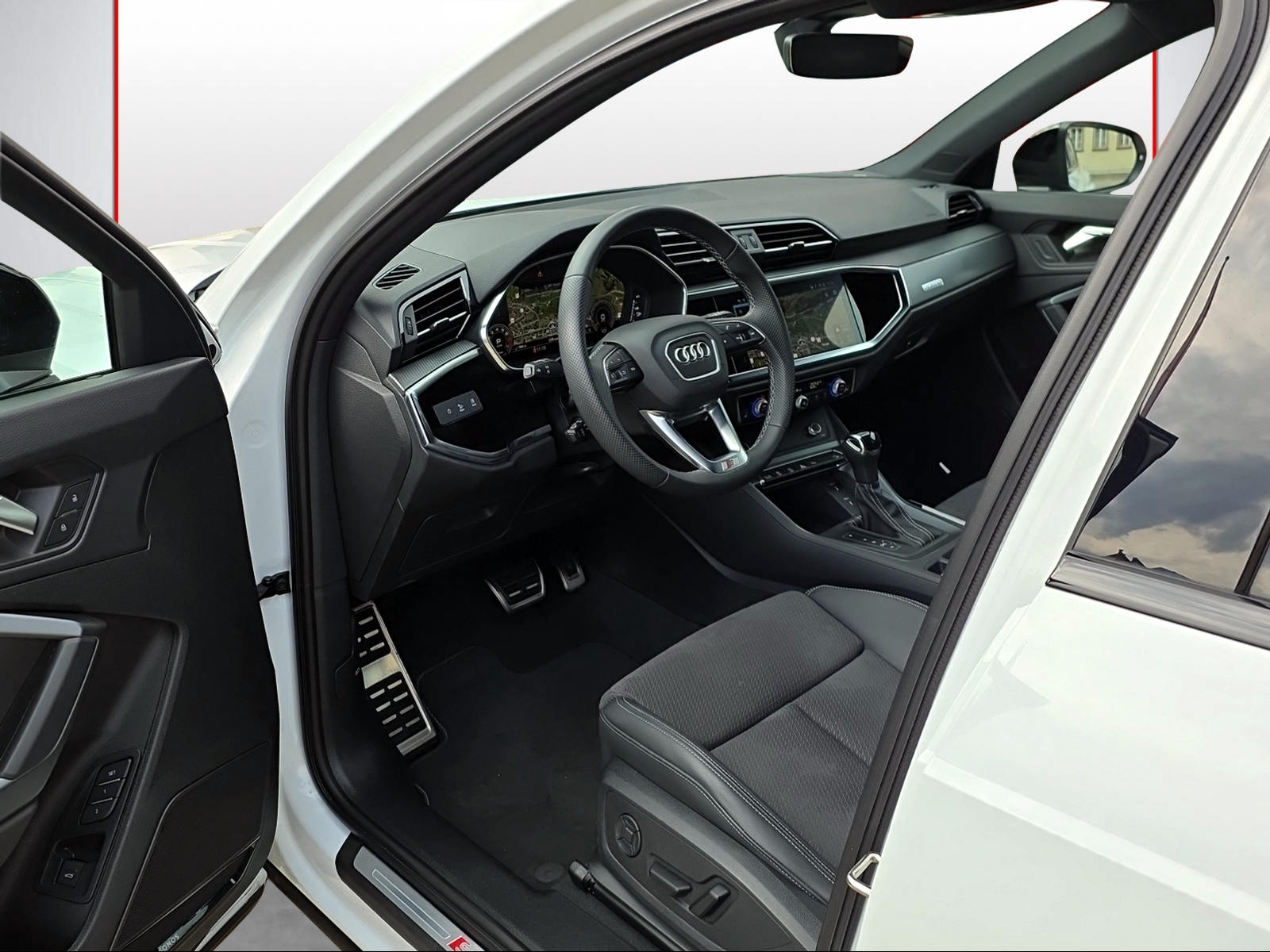 AUDI Q3 45 TFSI S line quattro S-tronic-image-5