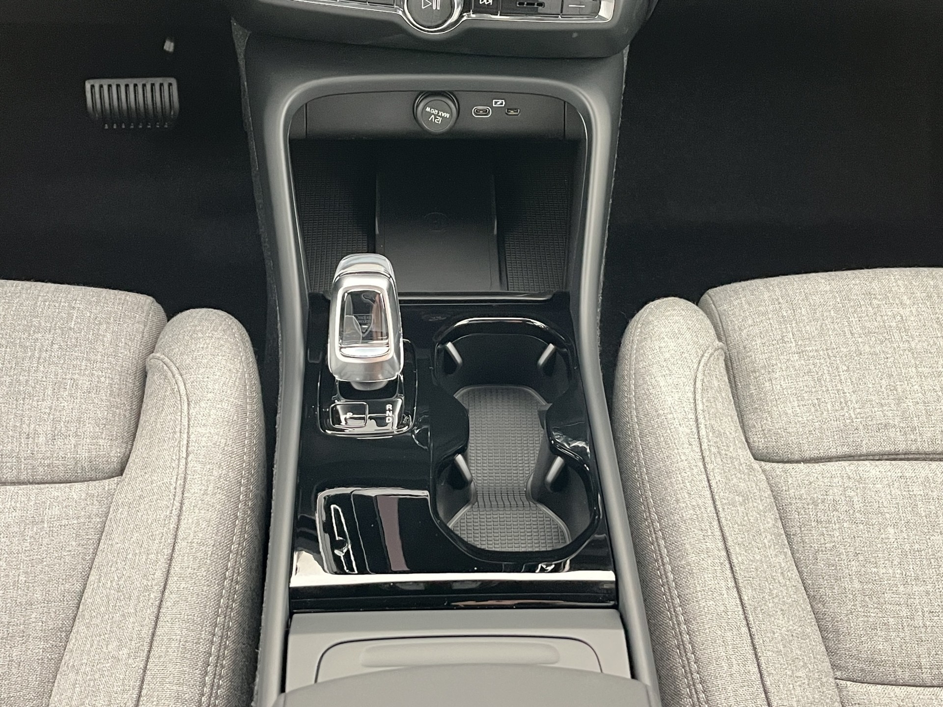 VOLVO EX40 Twin Performance Ultra AWD-image-14