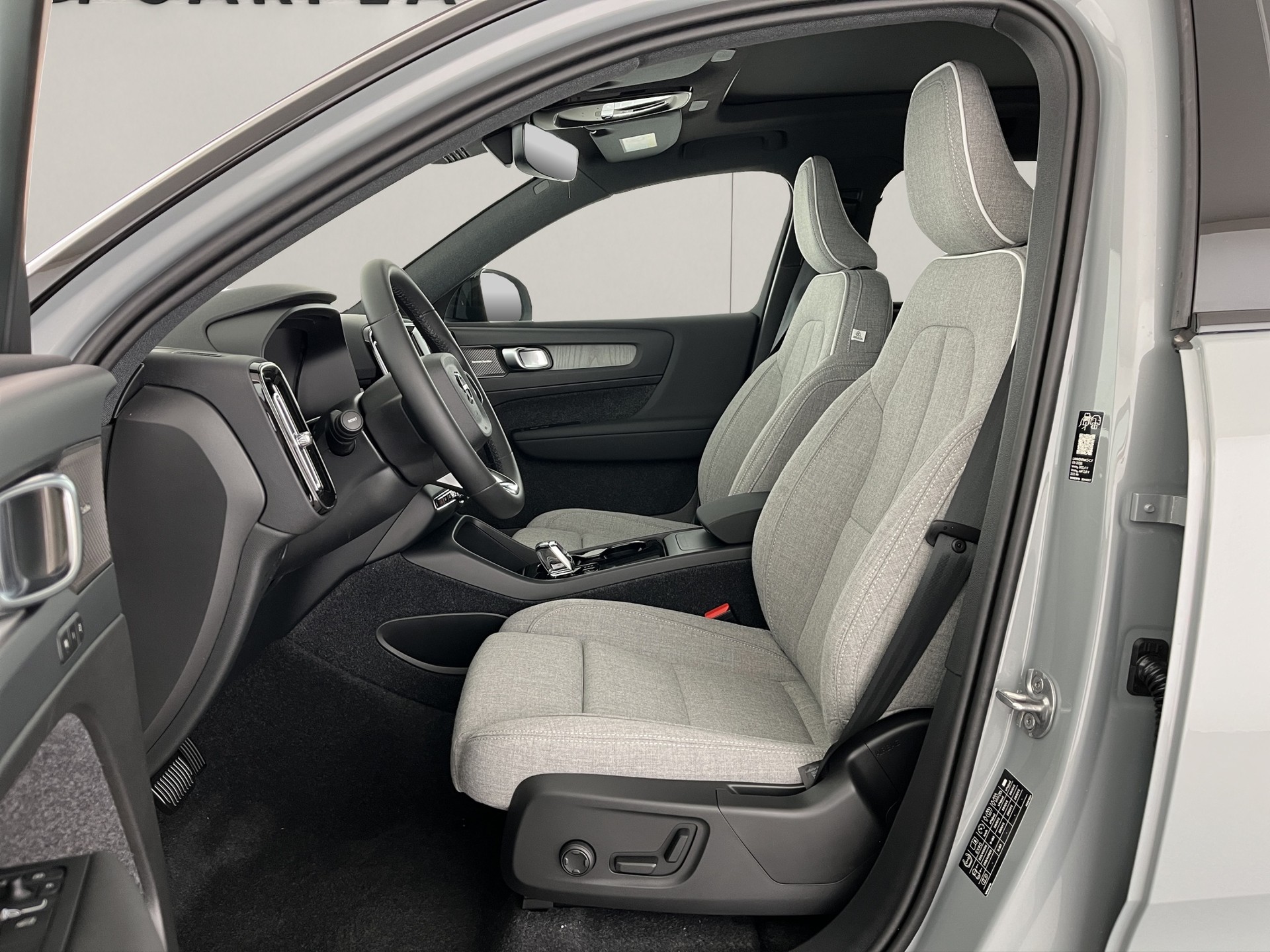 VOLVO EX40 Twin Performance Ultra AWD-image-7