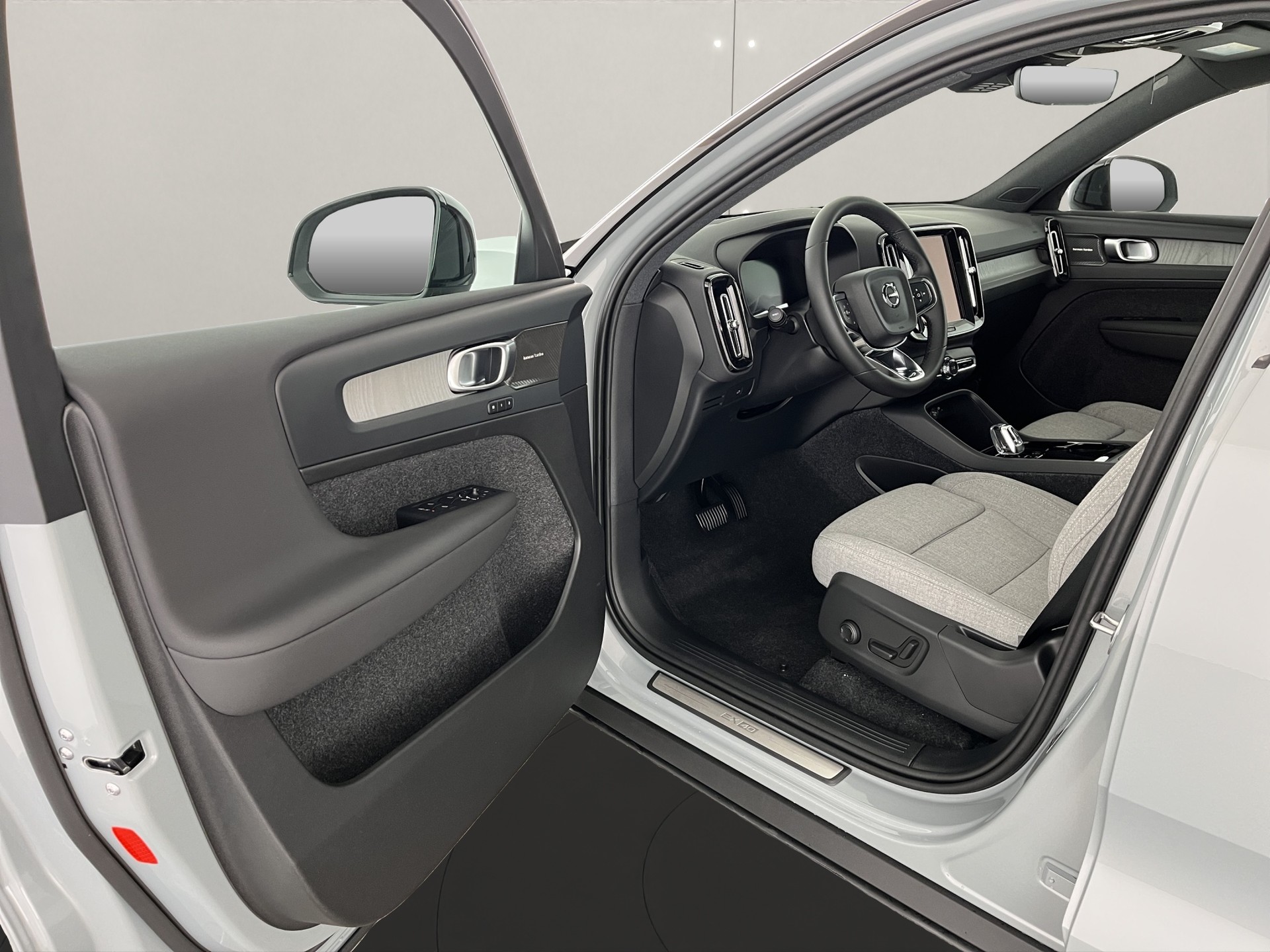 VOLVO EX40 Twin Performance Ultra AWD-image-8