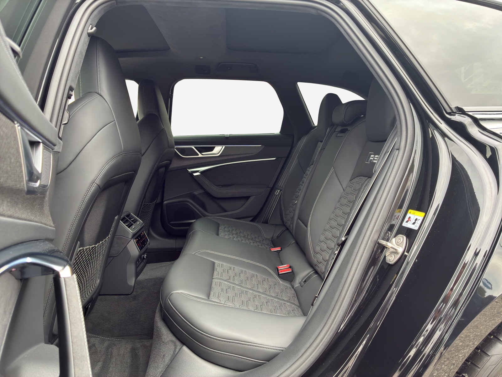 AUDI RS6 Avant 4.0 TFSI V8 Performance quattro-image-11