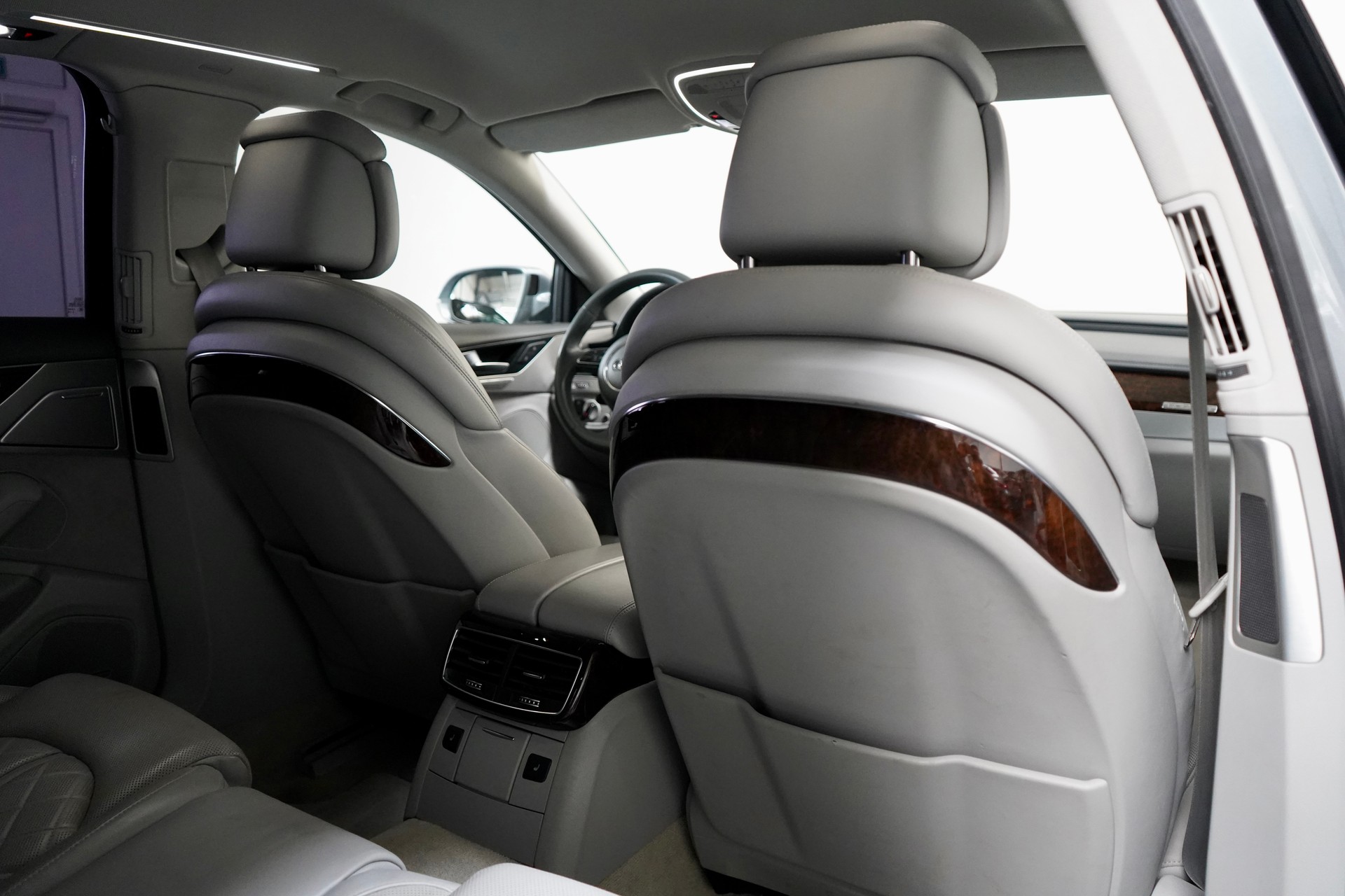 AUDI A8 4.2 TDI quattro tiptronic-image-9