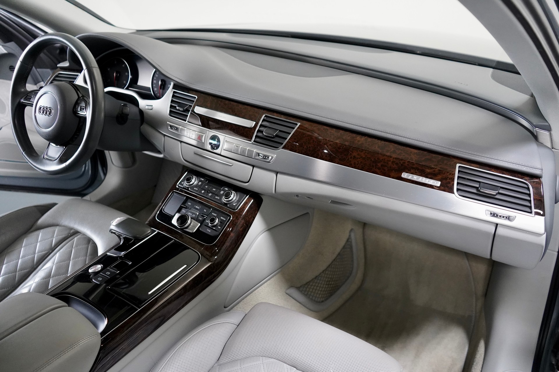 AUDI A8 4.2 TDI quattro tiptronic-image-6