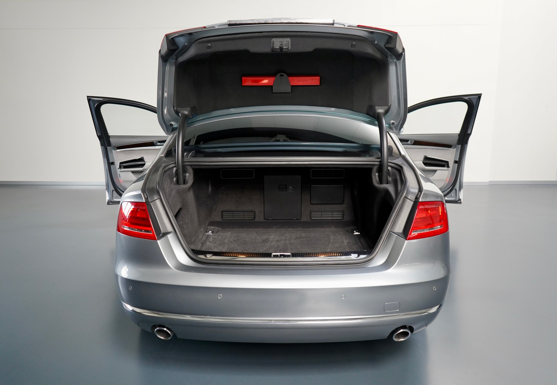 AUDI A8 4.2 TDI quattro tiptronic-image-4