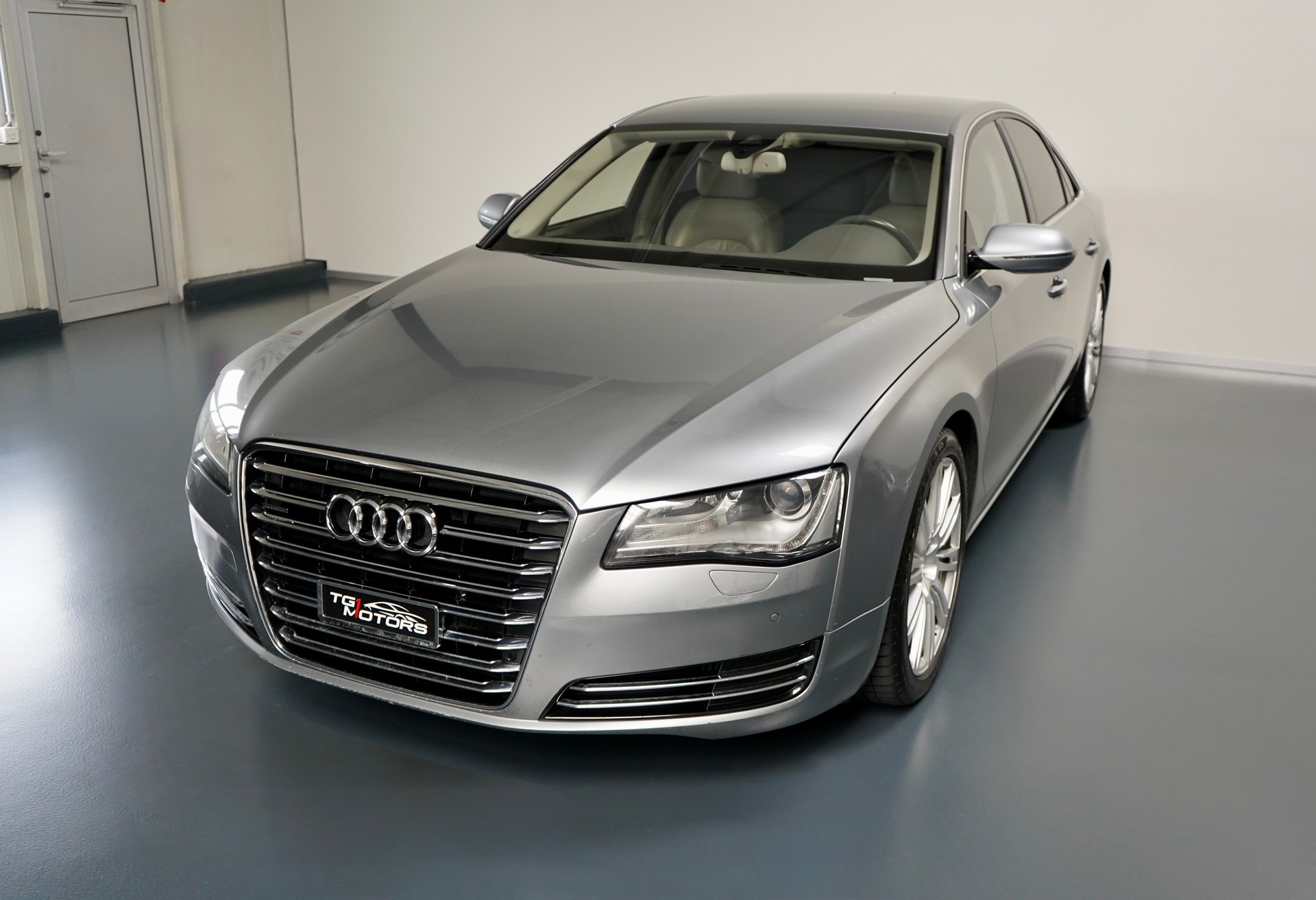 AUDI A8 4.2 TDI quattro tiptronic-image-0