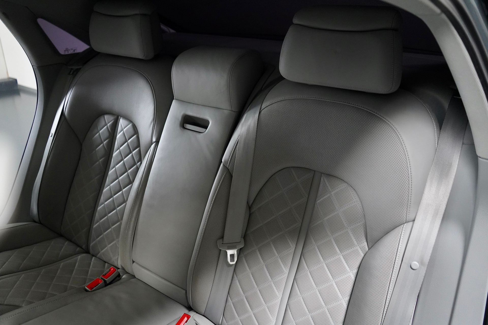 AUDI A8 4.2 TDI quattro tiptronic-image-10