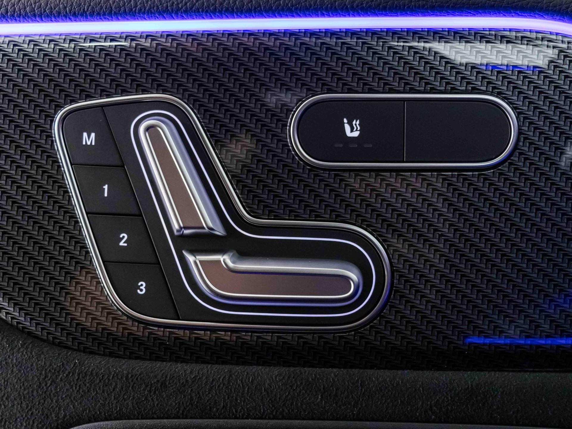 MERCEDES-BENZ GLA 200 Night Star-image-12