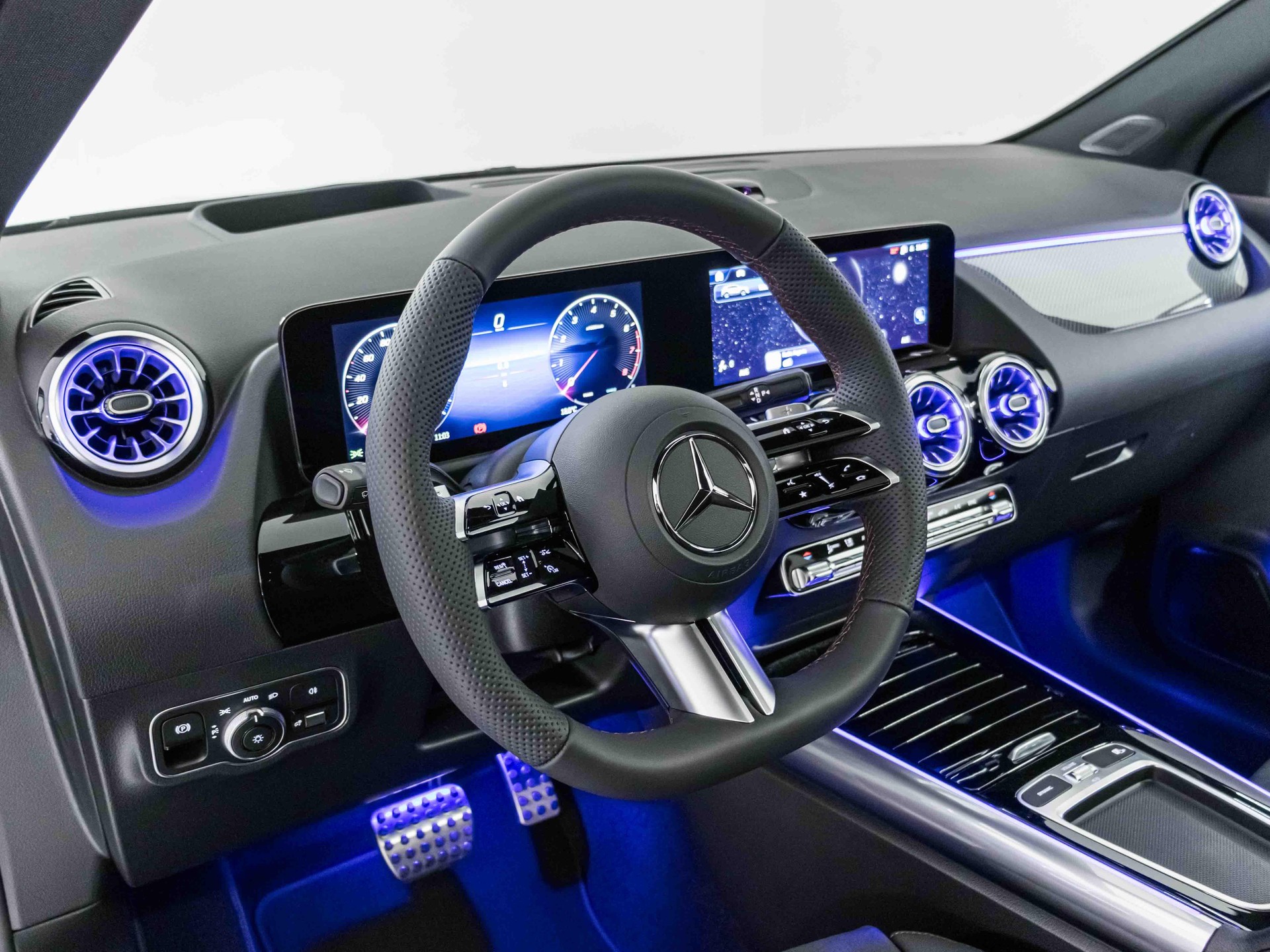 MERCEDES-BENZ GLA 200 Night Star-image-9